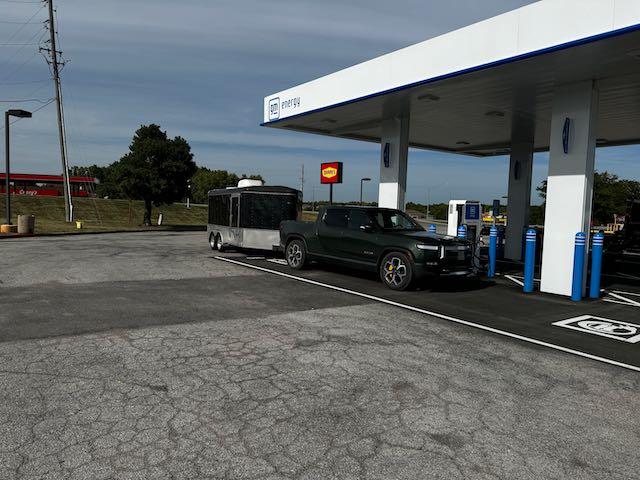 Rivian R1T R1S GM / EVgo charging stations look like gas stations IMG_4878