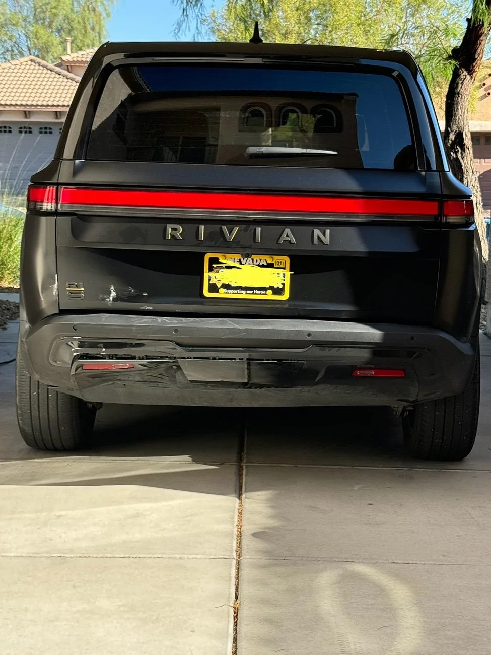 Rivian R1T R1S My R1S got hurt! ? Your thoughts / advice? IMG_4869