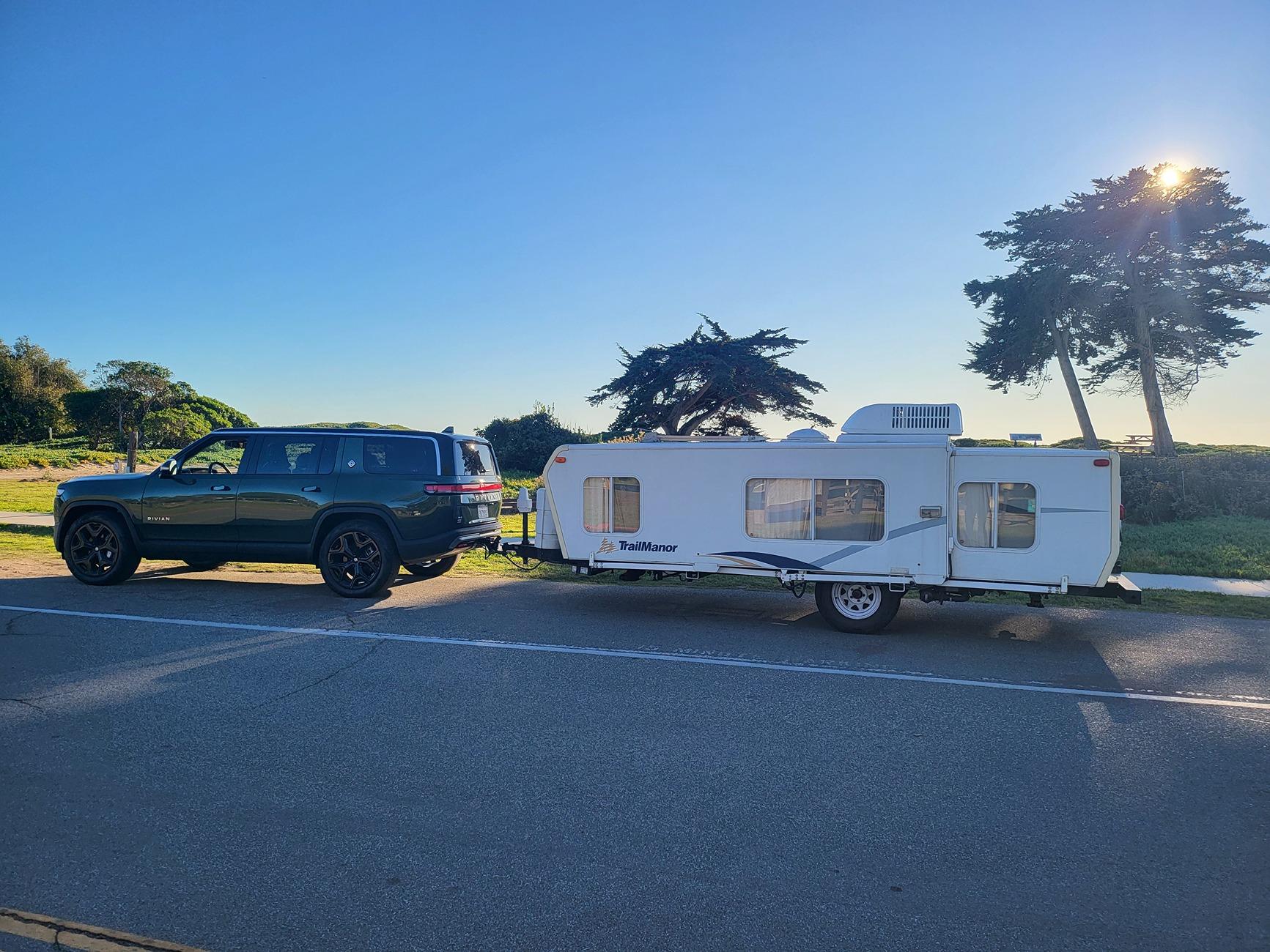 Rivian R1T R1S R1T towing an inTech Sol Dawn 1000023402