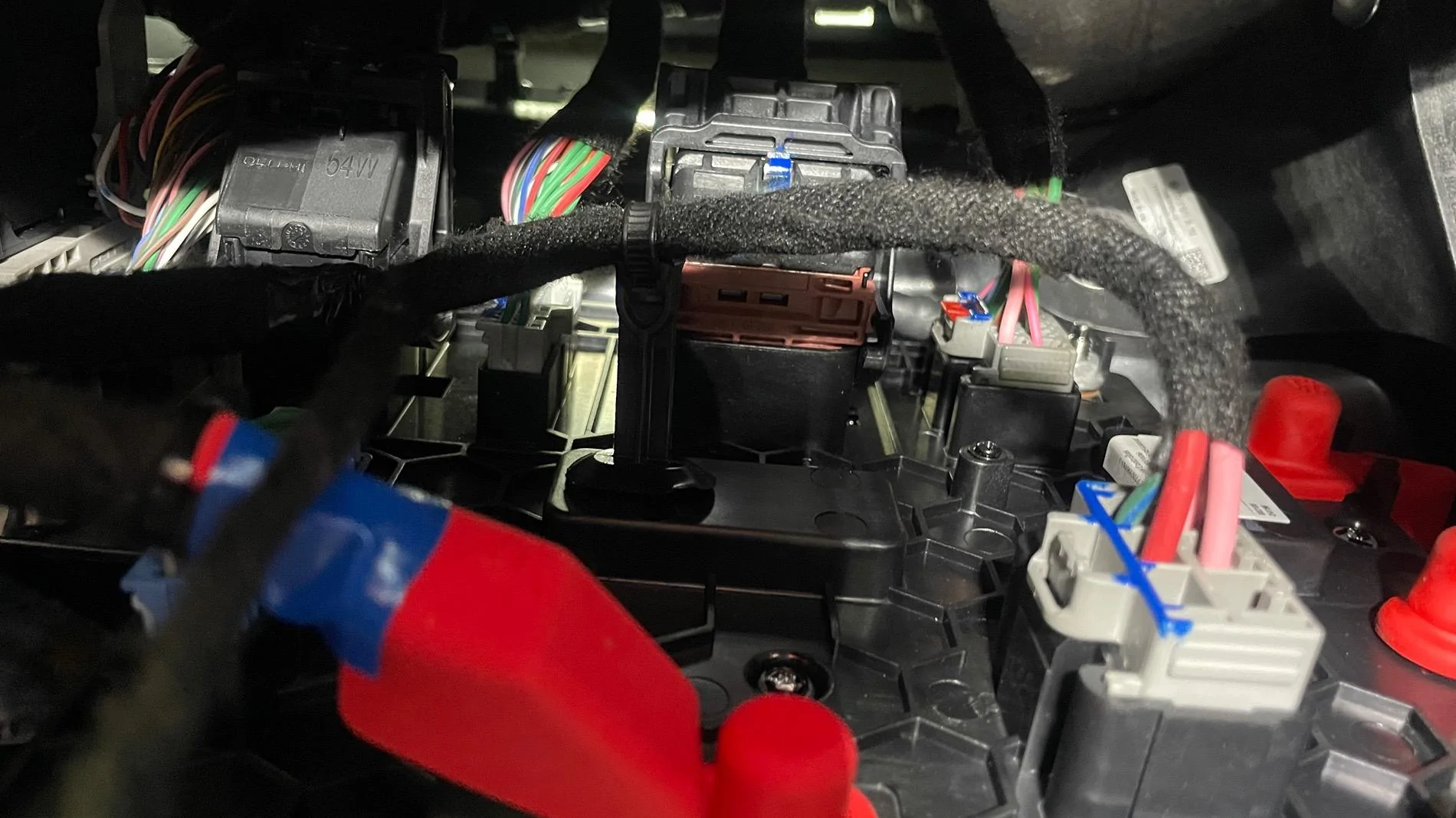 2025 R1S changes to wiring harness. Where are the fuses? | Rivian ...