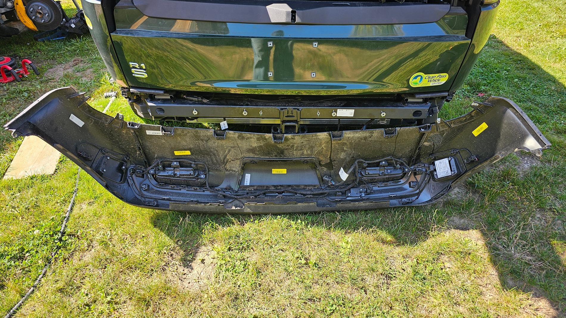 Rivian R1T R1S My R1S got hurt! ? Your thoughts / advice? 20240916_135448