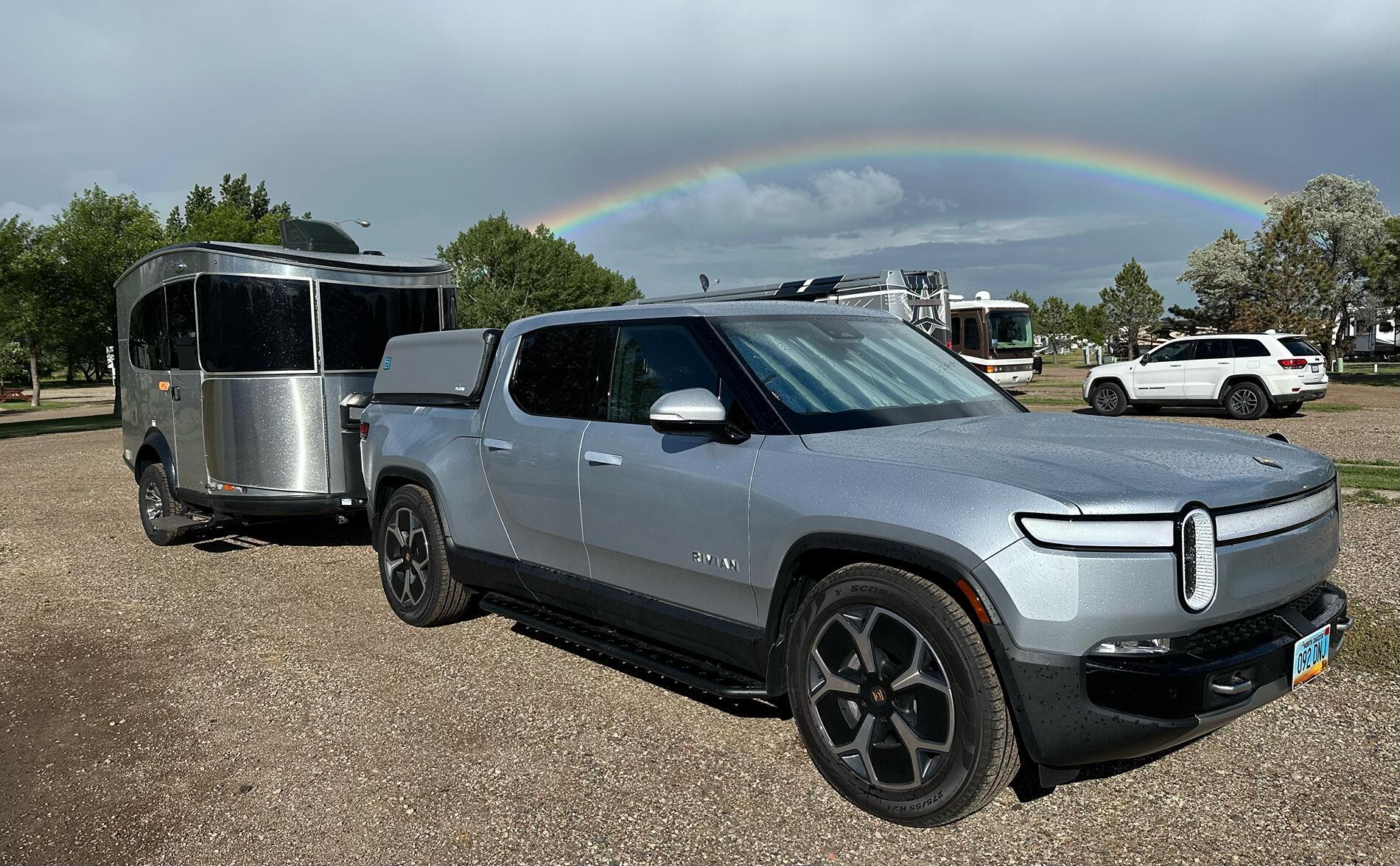 Rivian R1T R1S Towing stats: 3650 miles, total miles just under 4400 miles (2023 R1T DM Max pack w/ 2020 Airstream Basecamp 16X) tempImagePDRI86