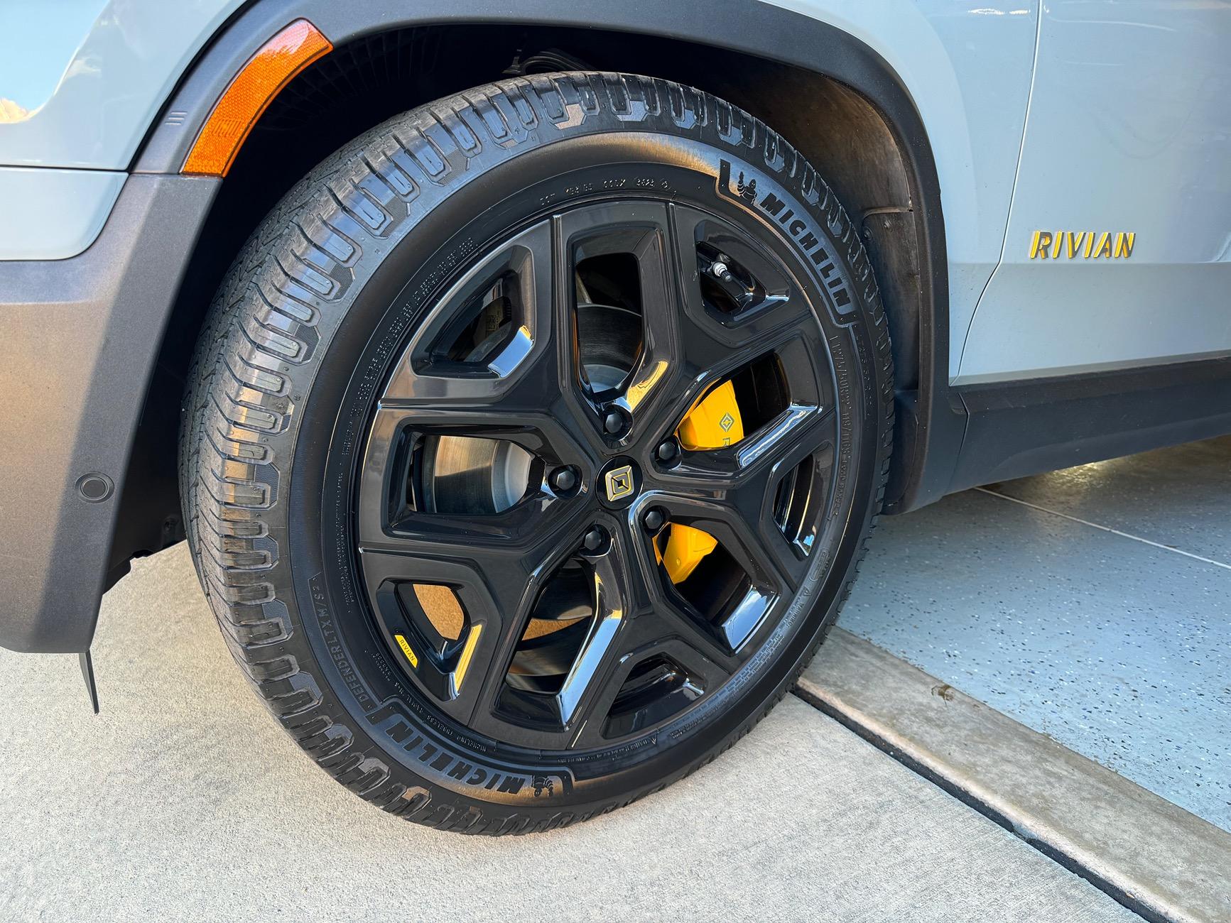Rivian R1T R1S 22" inch tires recommendations? IMG_1458