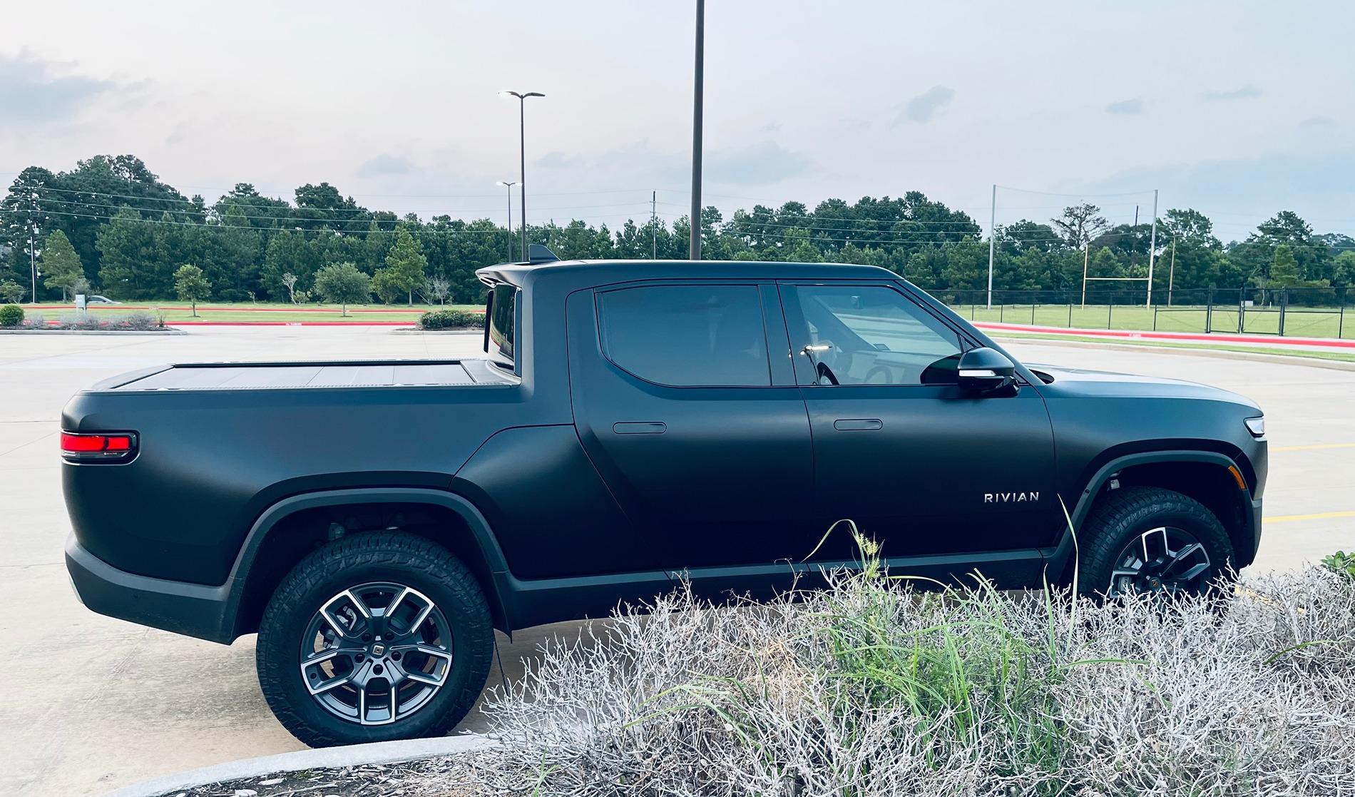 Rivian R1T R1S MIDNIGHT (Black) Rivian Photos IMG_E9482.JPG