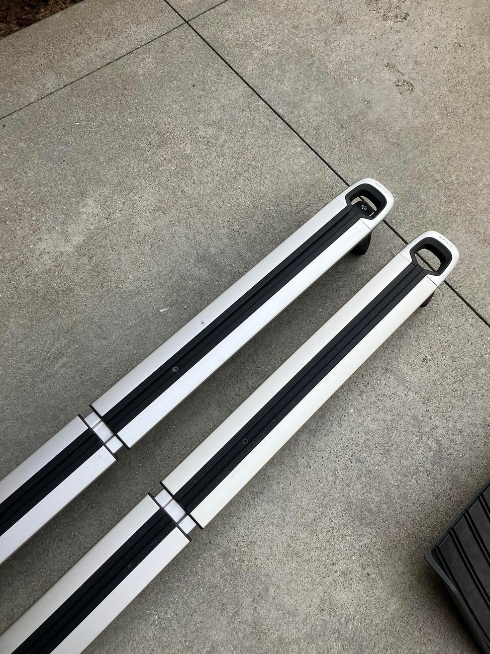 Rivian R1T R1S OEM Crossbars - Good Condition - South Orange County, CA rack1
