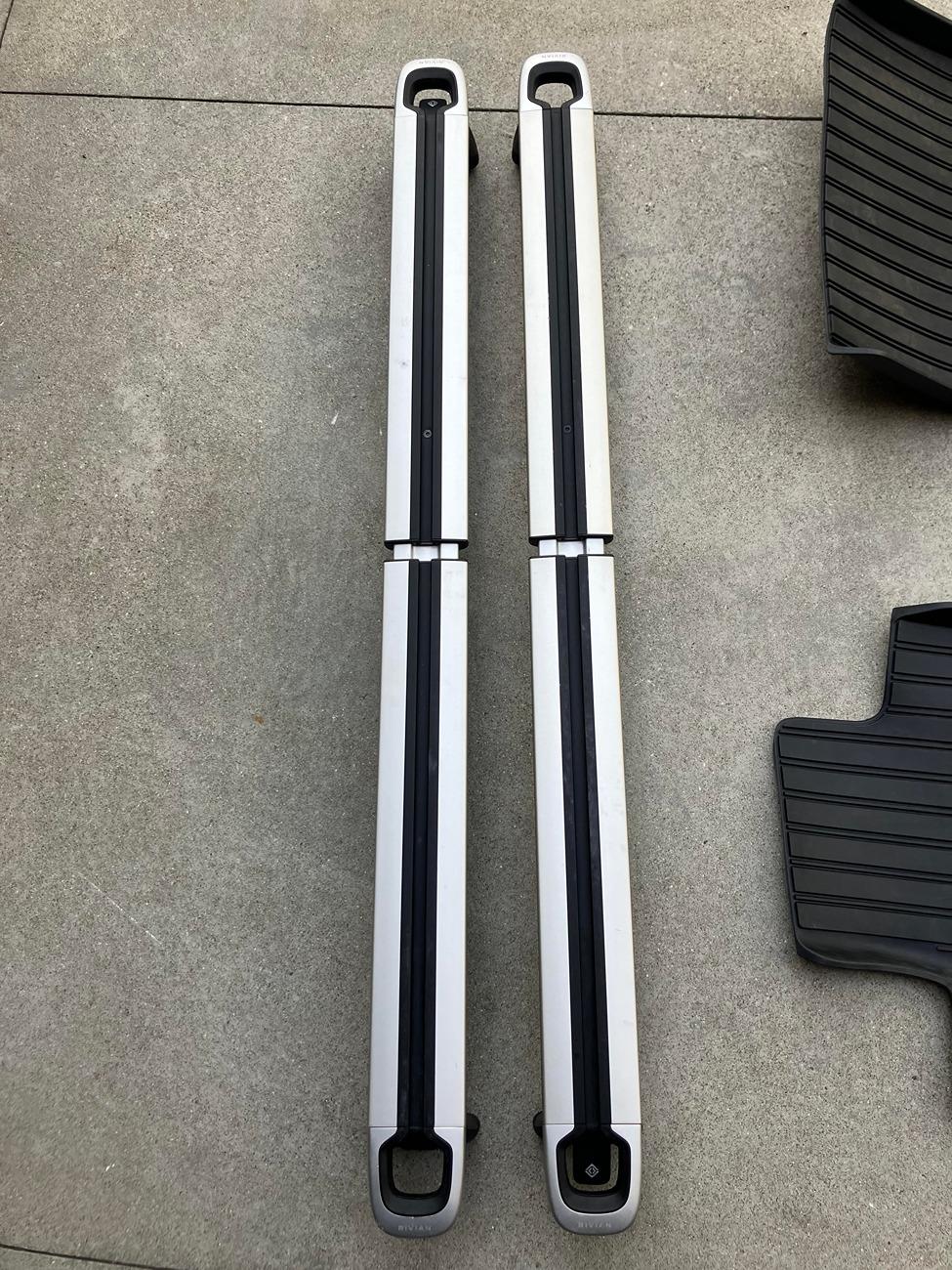 Rivian R1T R1S OEM Crossbars - Good Condition - South Orange County, CA rack3