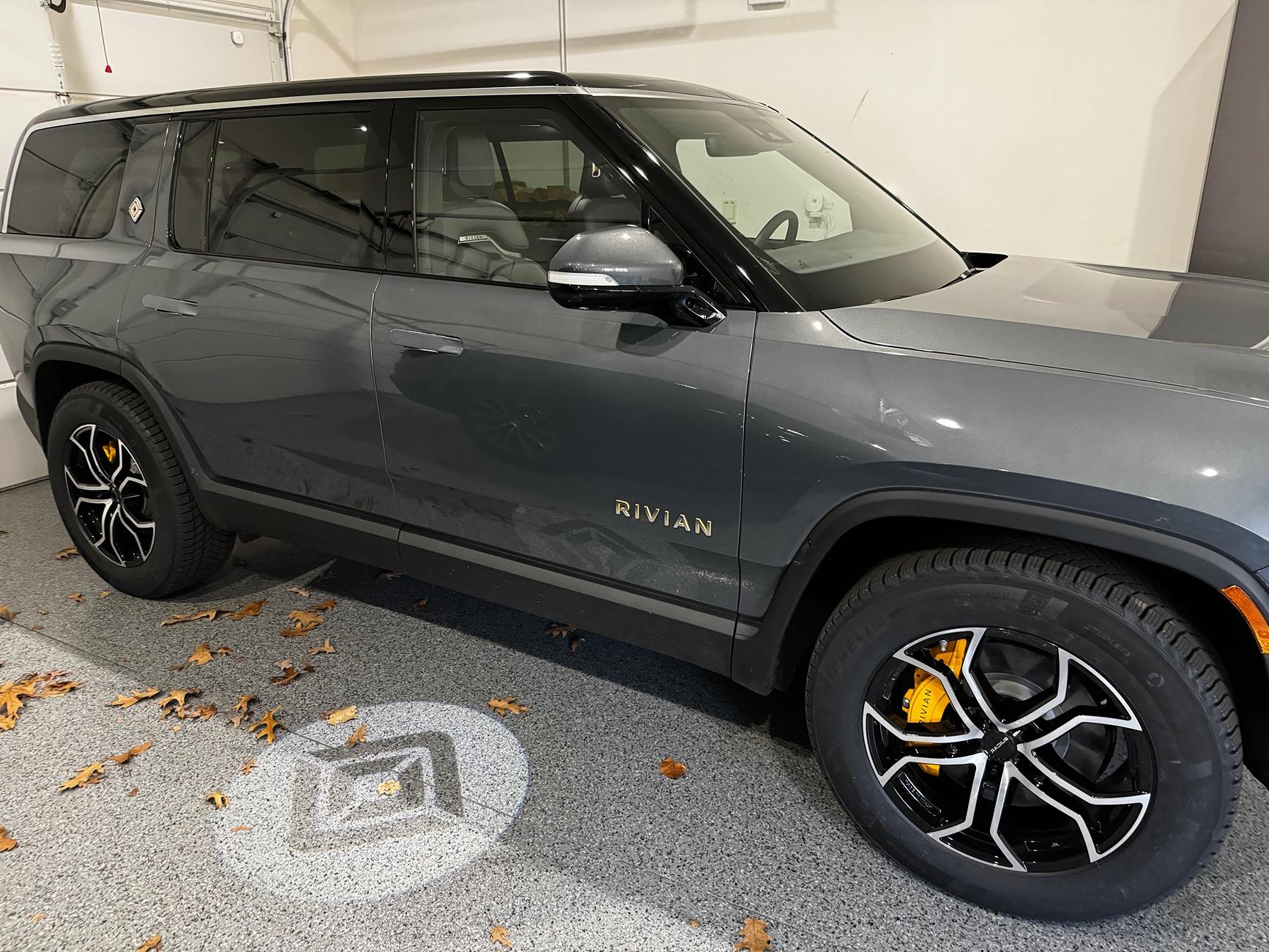 Rivian R1T R1S For Sale: 20" Snow Set, lightly used IMG_1115