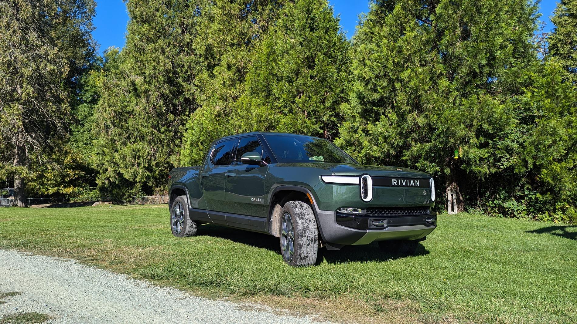 Rivian R1T R1S 2023 R1T Green, $55,400 PXL_20240921_172619763