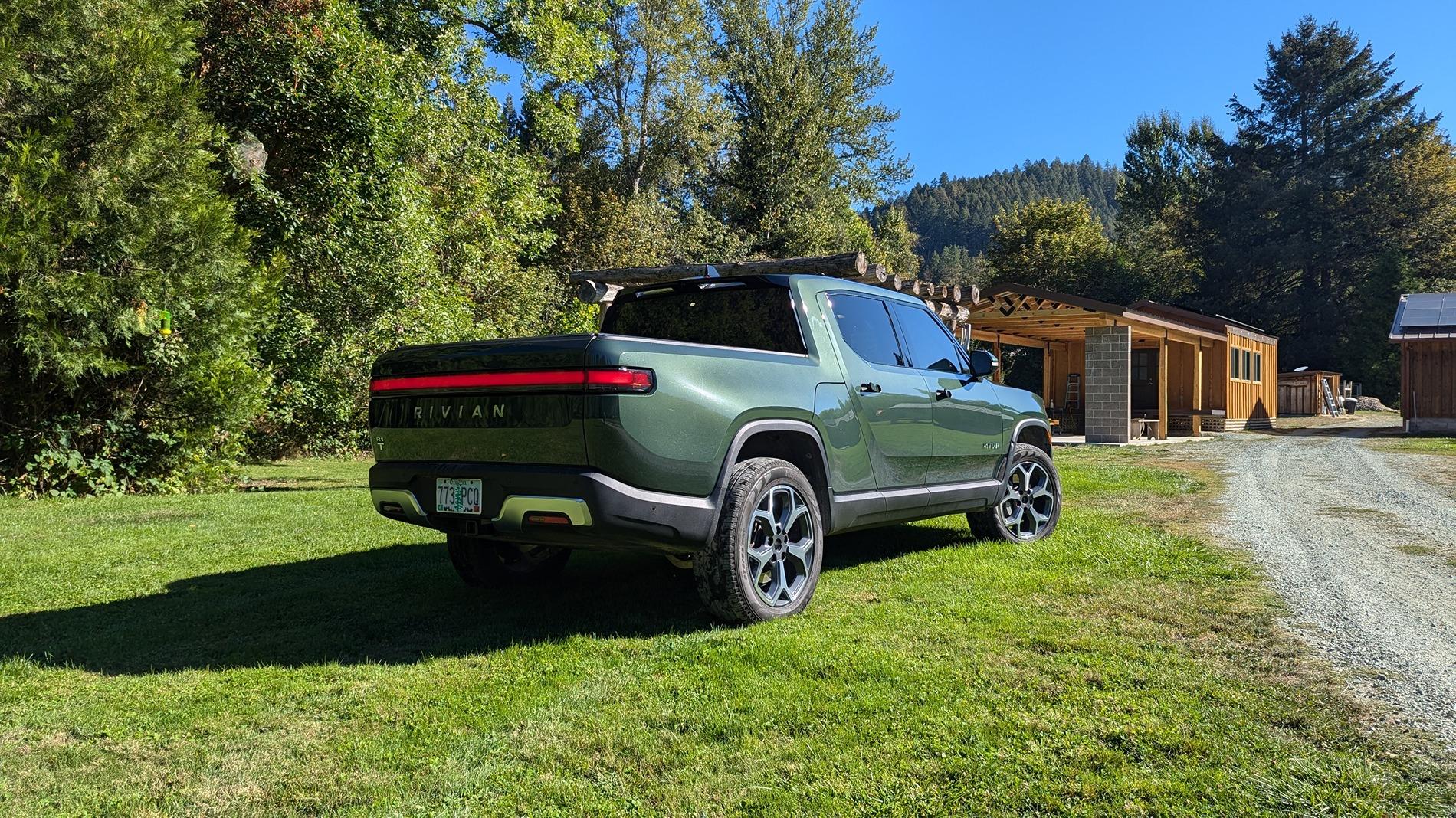 Rivian R1T R1S 2023 R1T Green, $55,400 PXL_20240921_172634471
