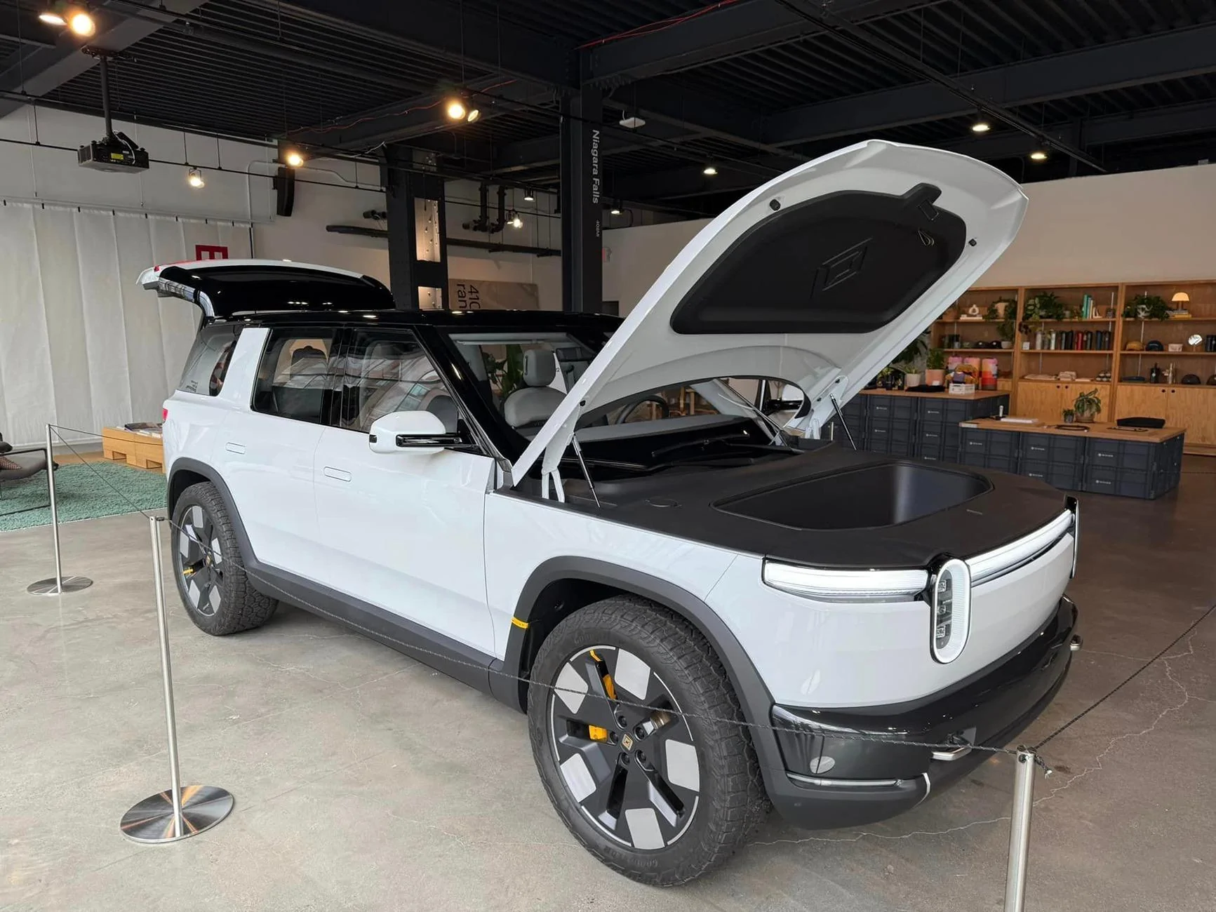 Rivian R1T R1S R2 Rivian @ NYC Event (9/24/24) - videos & pics r2 rivian nyc