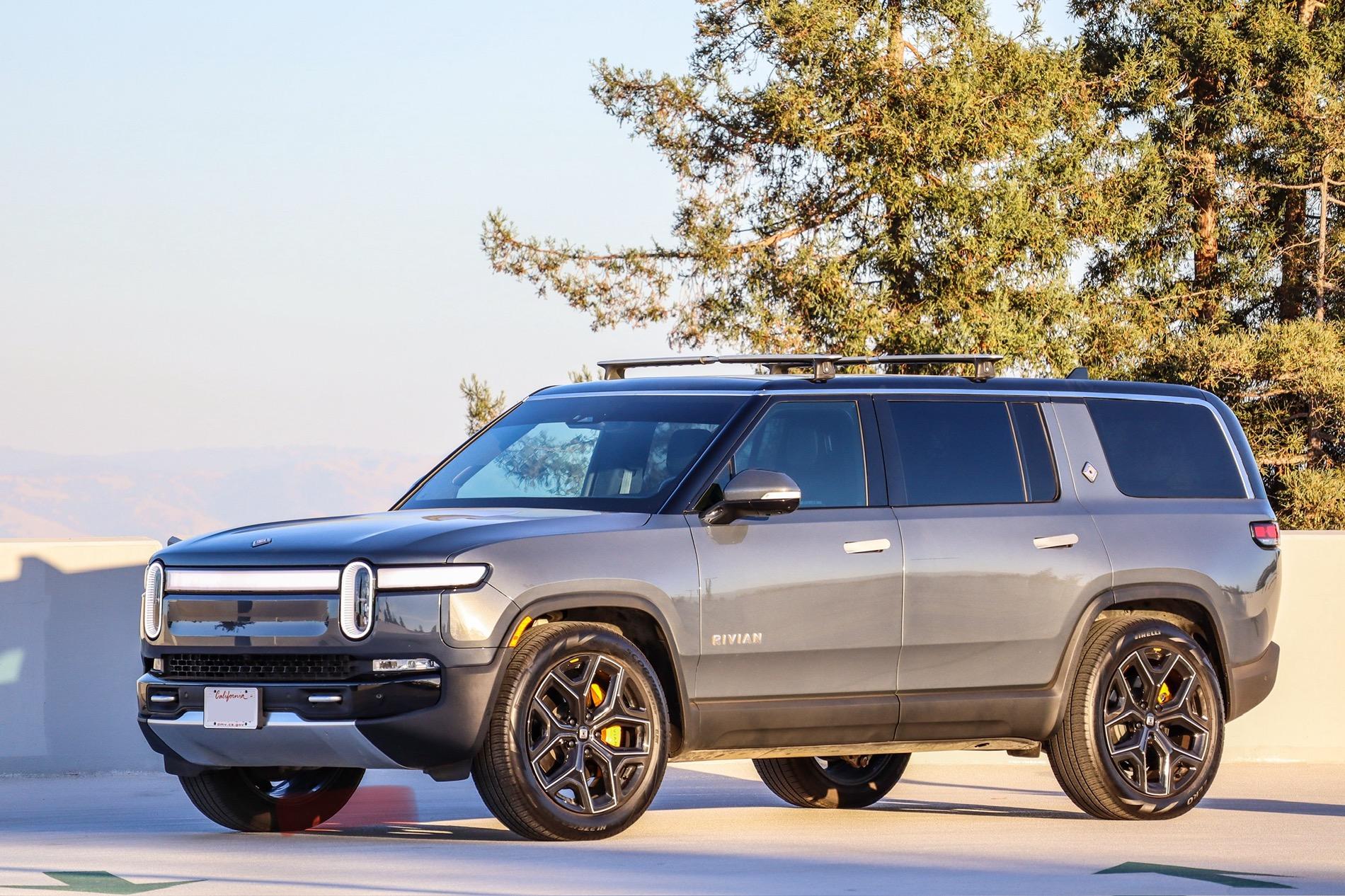 Rivian R1T R1S 22" Dark Sport Wheels with DIY Silver Pin Stripes 7A5F473A-08A0-40AF-8D0F-23502904306C