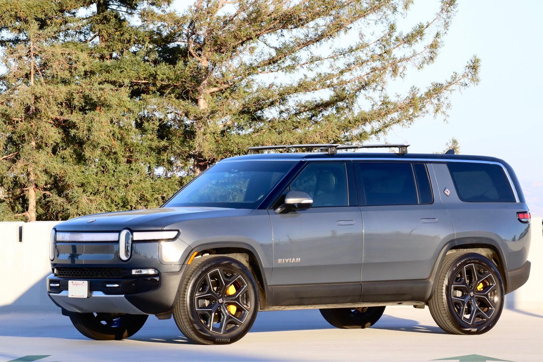 Rivian R1T R1S 22" Dark Sport Wheels with DIY Silver Pin Stripes IMG_0474