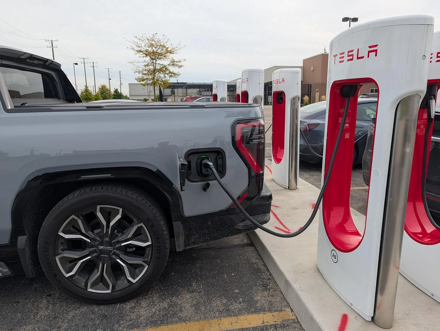 Rivian R1T R1S GM Tesla supercharging price better than Rivian's? 1727389441062-cm