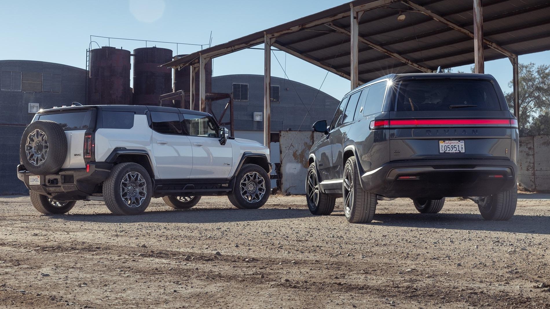 Rivian R1T R1S 2025 Hummer EV SUV 3X vs. Rivian R1S Quad Ascend: Maximum Effort (Motortrend Comparison Review) 005-2025-rivian-r1s-quad-vs-hummer-ev