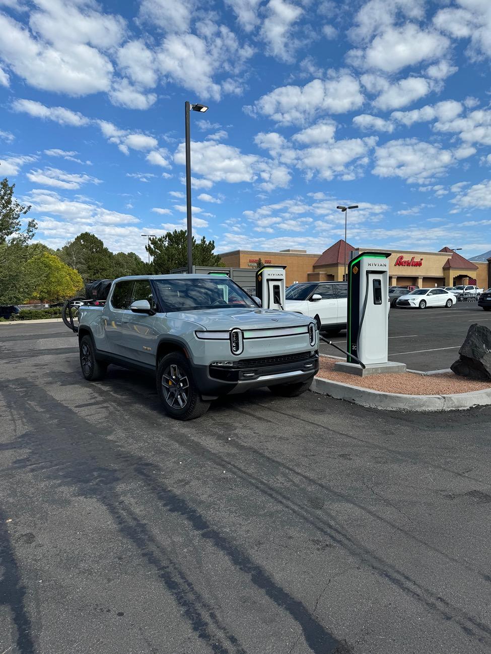 Rivian R1T R1S Post your latest camping pictures. IMG_1736