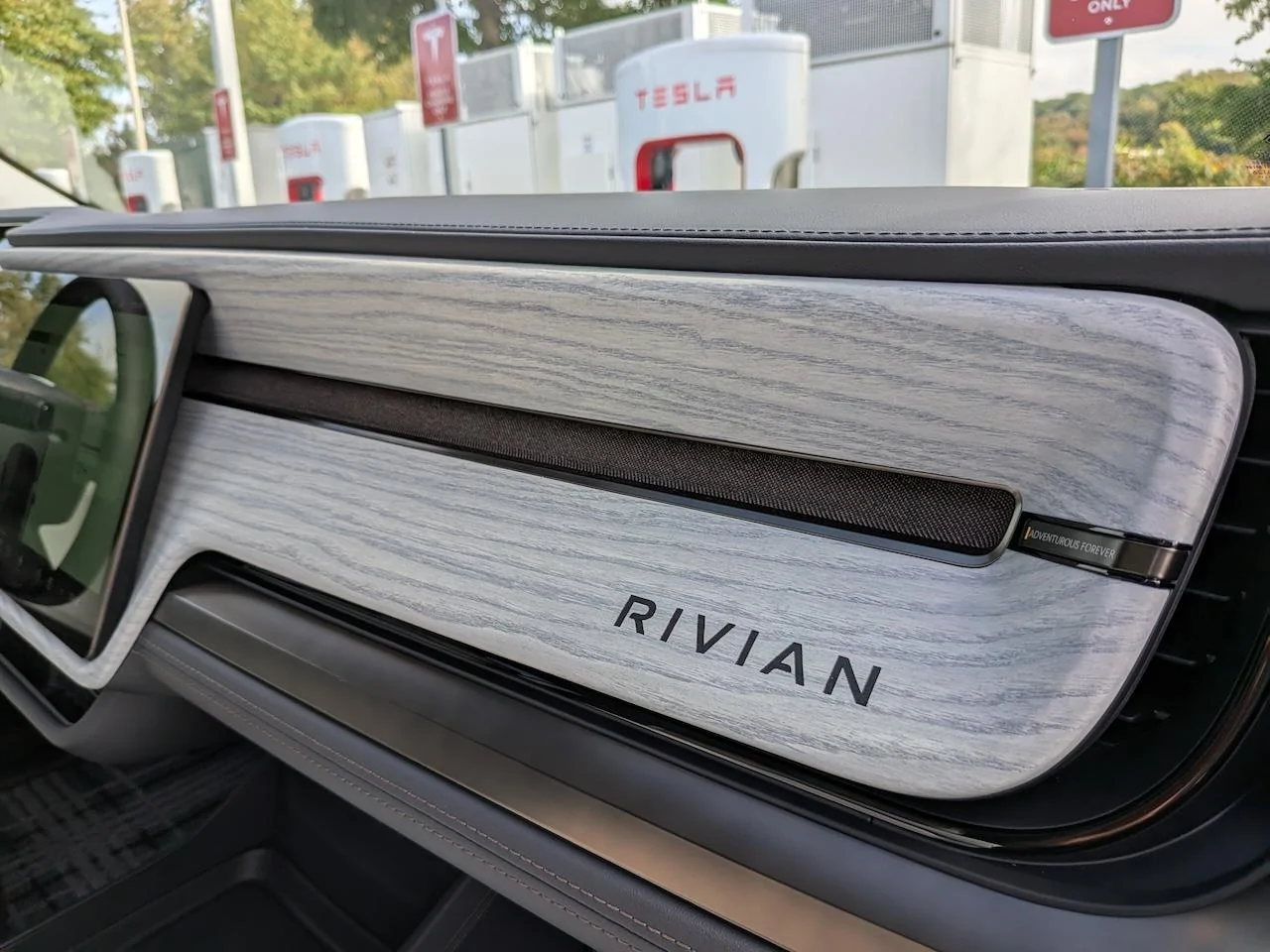 Rivian R1T R1S First impressions: R1S Gen 2 Tri Max Ascend, Ocean Coast + Driftwood rivian-reddit-9