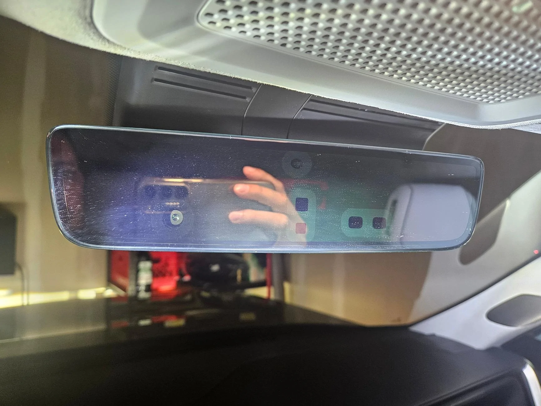 Rivian R1T R1S There's an interior camera in Gen 2 R1 rear view mirror 1000013415