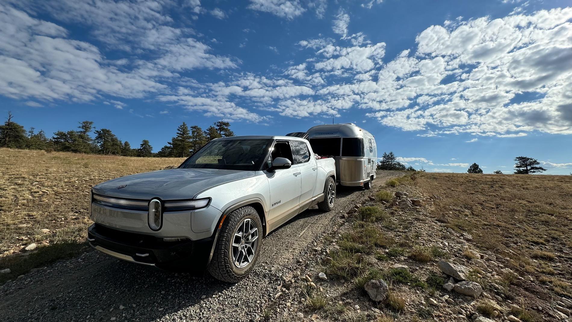 Rivian R1T R1S LA SILVER Rivian Photos IMG_2031