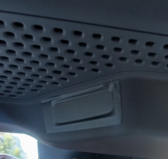 Rivian R1T R1S There's an interior camera in Gen 2 R1 rear view mirror 1000000434