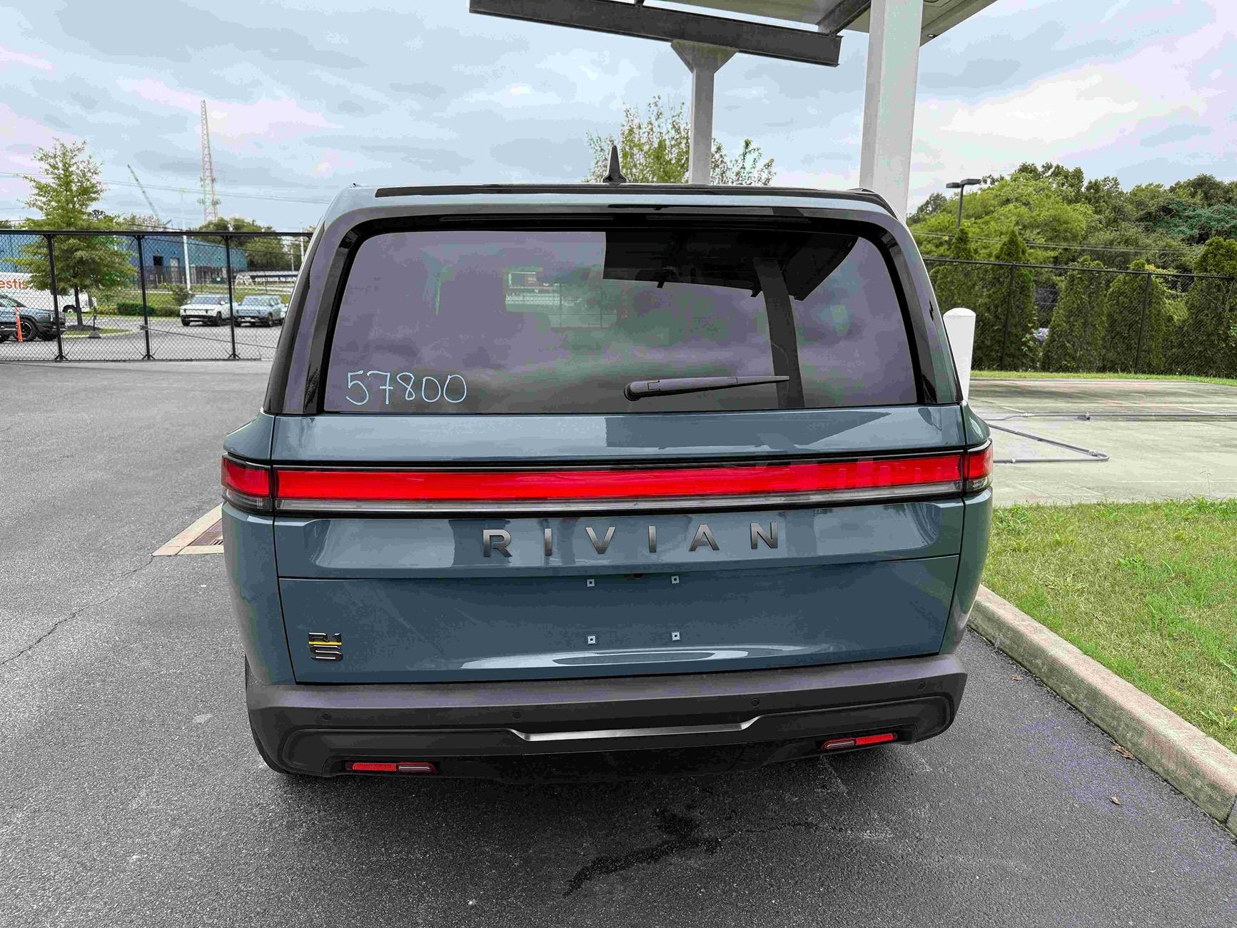 Rivian R1T R1S 2025 R1S Tri-Max Delivery, Storm Blue, Ocean Coast 123_1