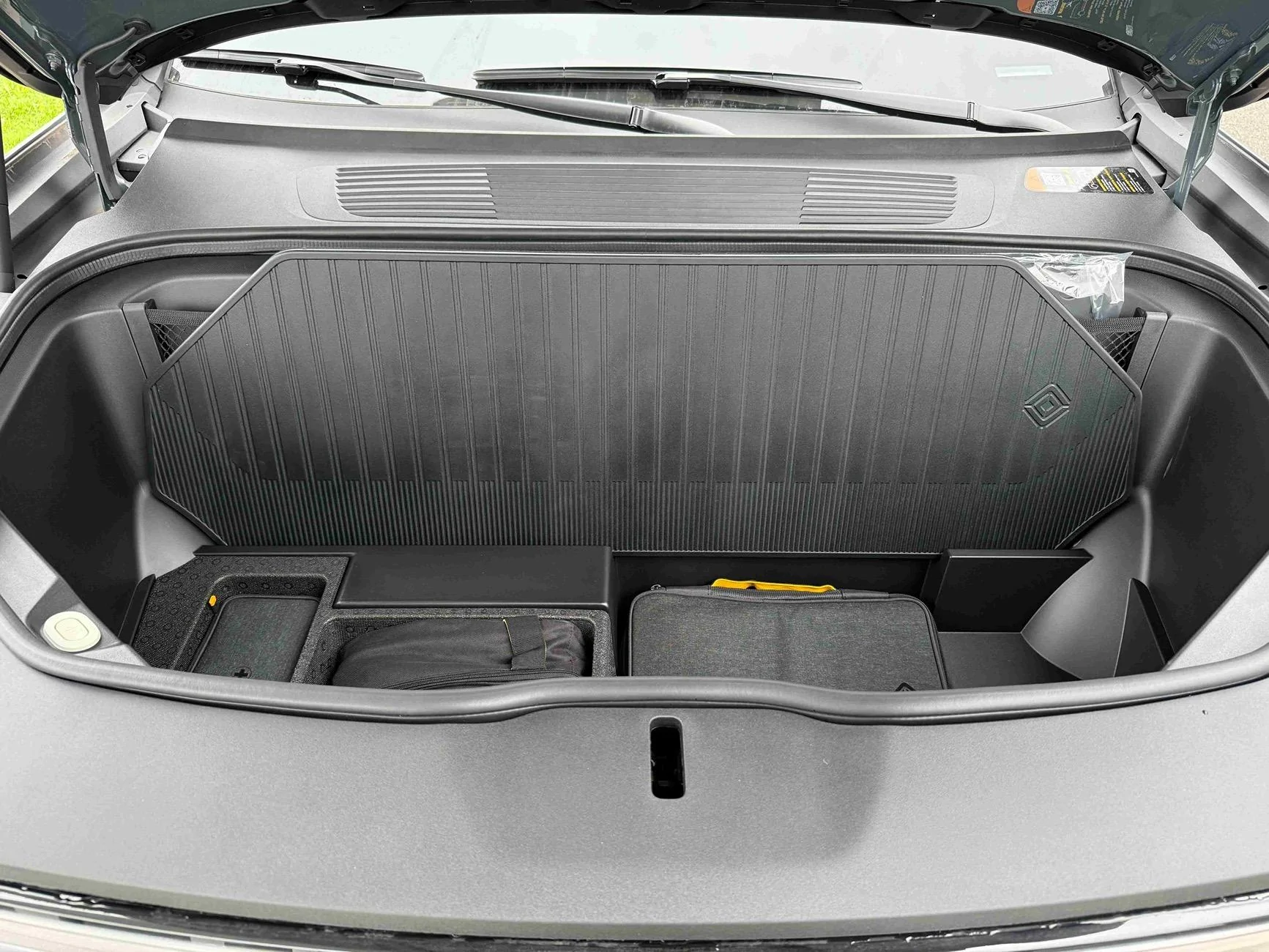 Rivian R1T R1S 2025 R1S Tri-Max Delivery, Storm Blue, Ocean Coast 123_1