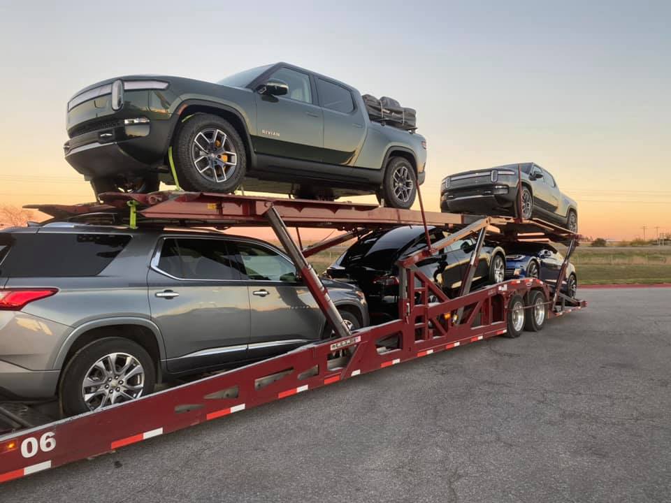 Rivian R1T R1S FOREST GREEN R1T Photos 250854051_4583287355080091_613241640406829413_n
