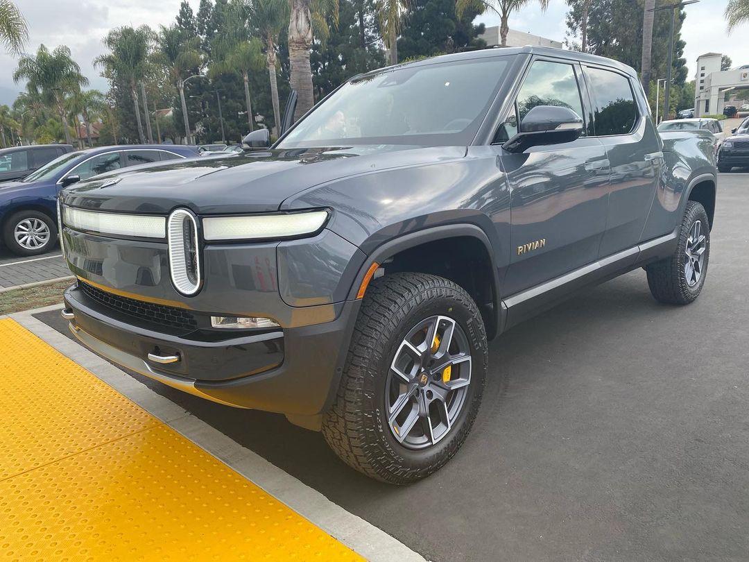 Rivian R1T R1S El CAP GRANITE Rivian Photos 250499991_212694787603315_8906023712467718382_n