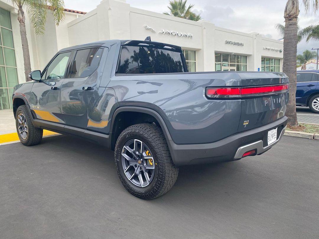 Rivian R1T R1S El CAP GRANITE Rivian Photos 251879557_4428937207142482_5297517065030831706_n