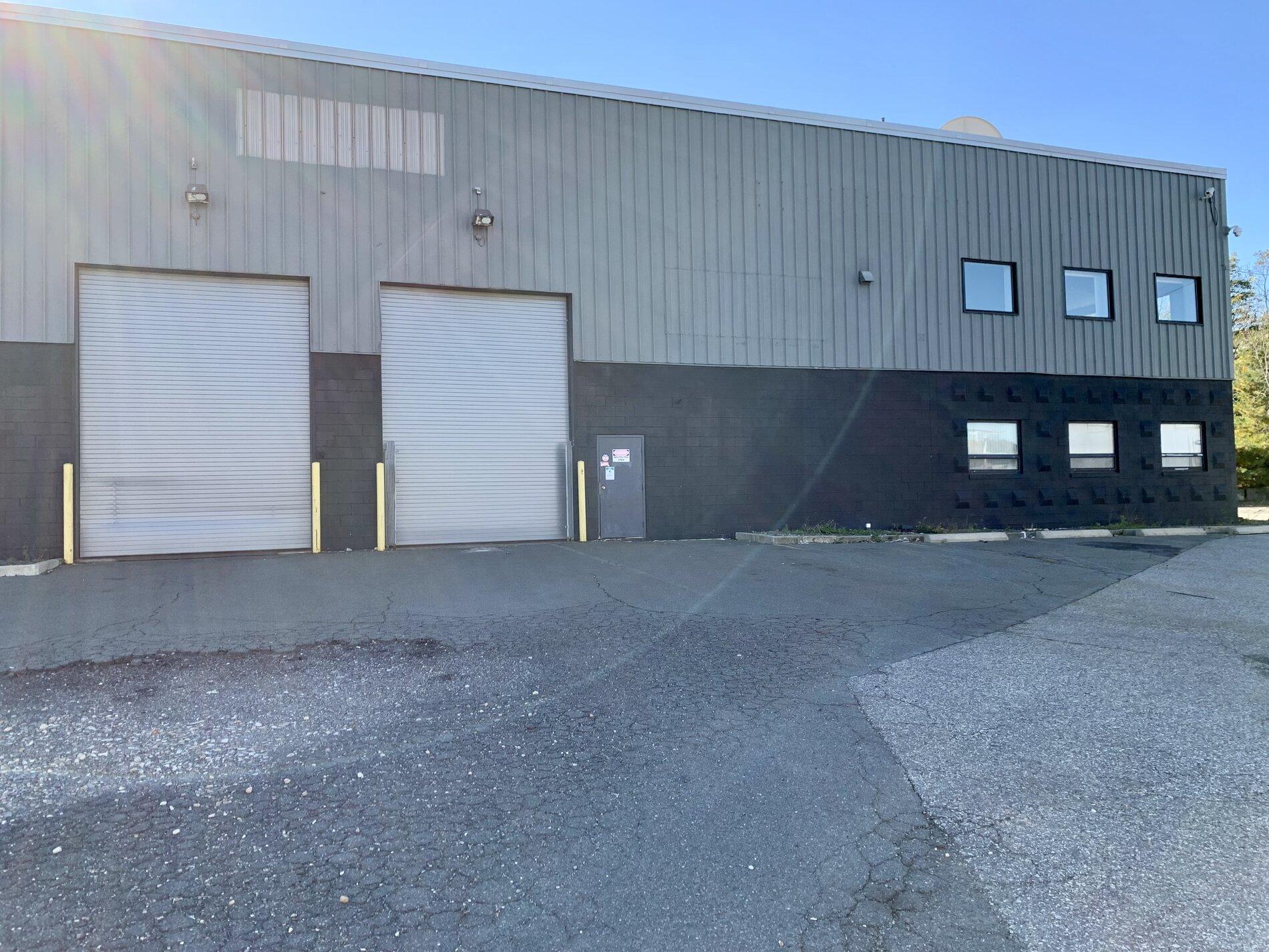 Rivian R1T R1S Rivian Service Centers / Retail Locations List / Other Facilities (Pics & Updates) 489395C0-F6F0-4610-974E-D8FF1C66E88D