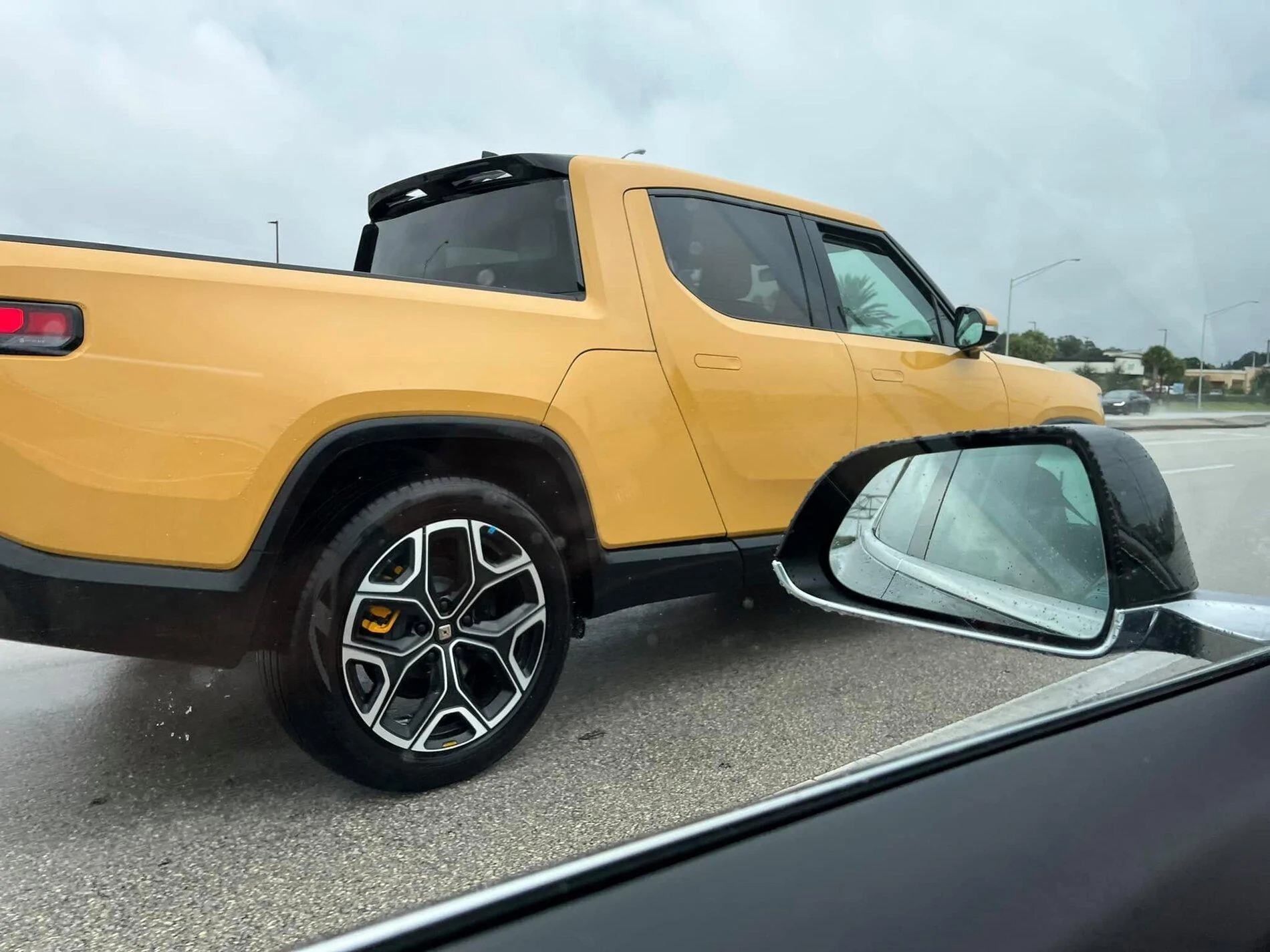 Rivian R1T R1S COMPASS YELLOW R1T Photos 252011944_10160106684181742_3636903327615208193_n
