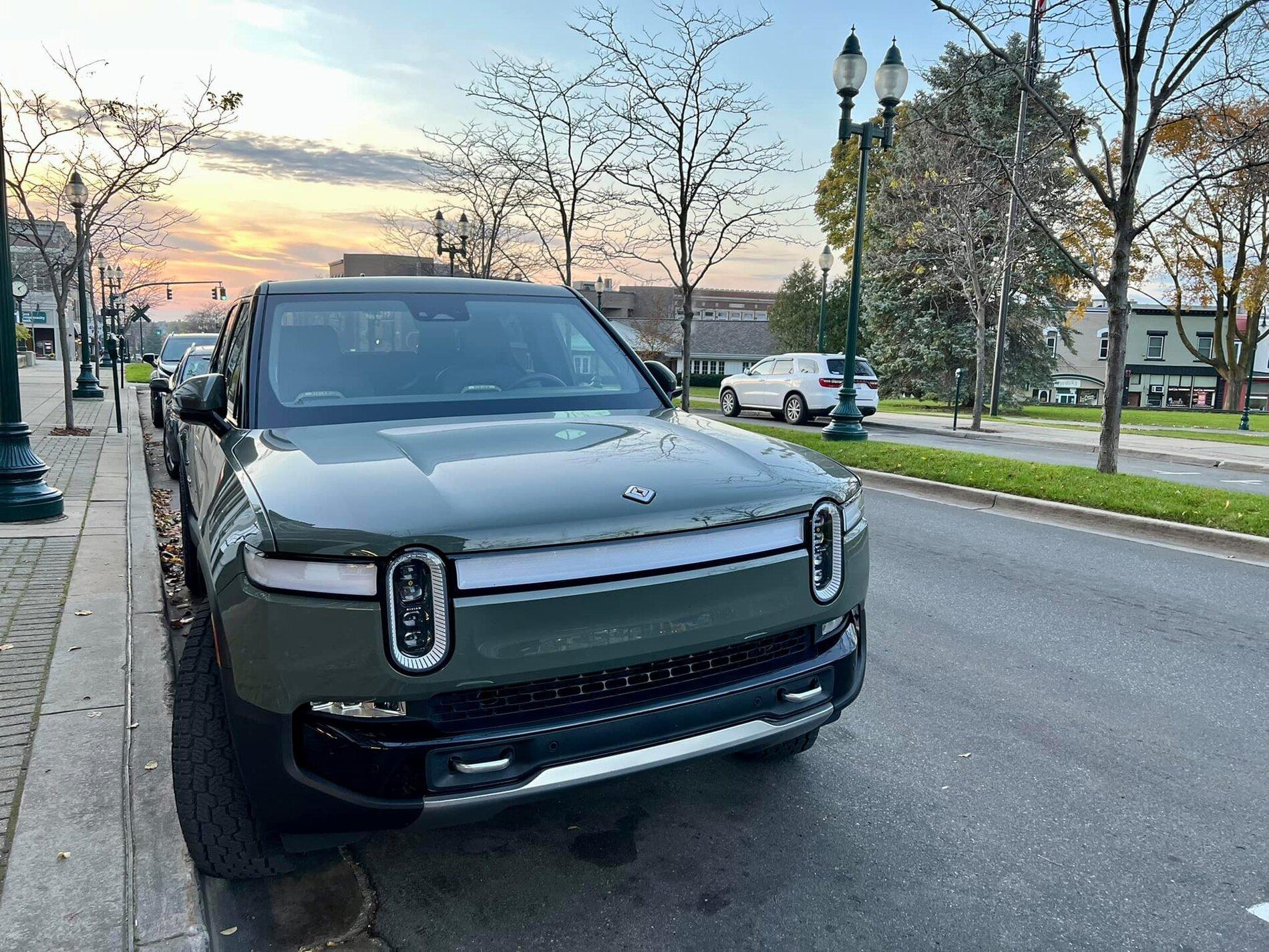 Rivian R1T R1S LAUNCH GREEN R1T Photos 254795817_6741585539192338_6964338854197236881_n