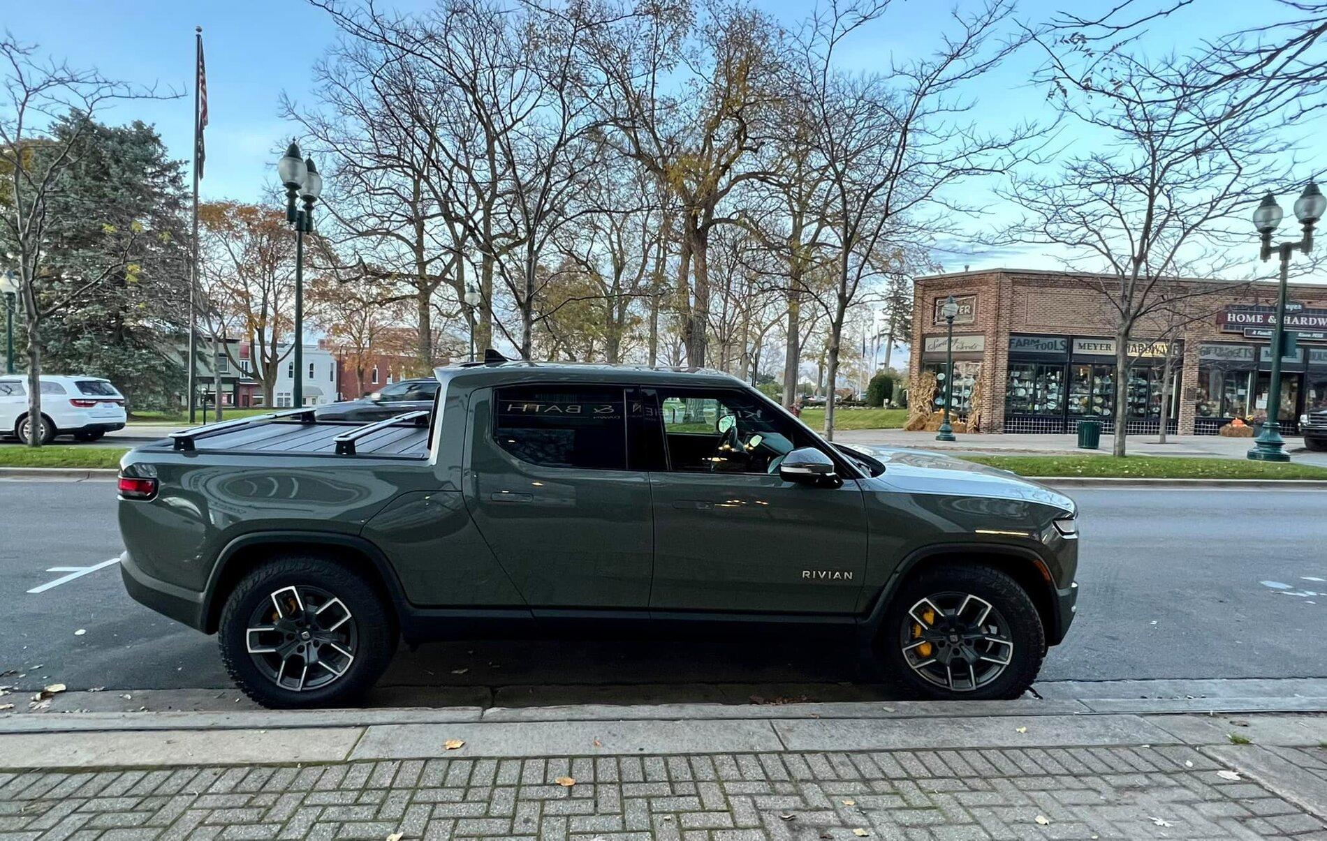Rivian R1T R1S LAUNCH GREEN R1T Photos 254916205_6741585792525646_7427553828092079998_n