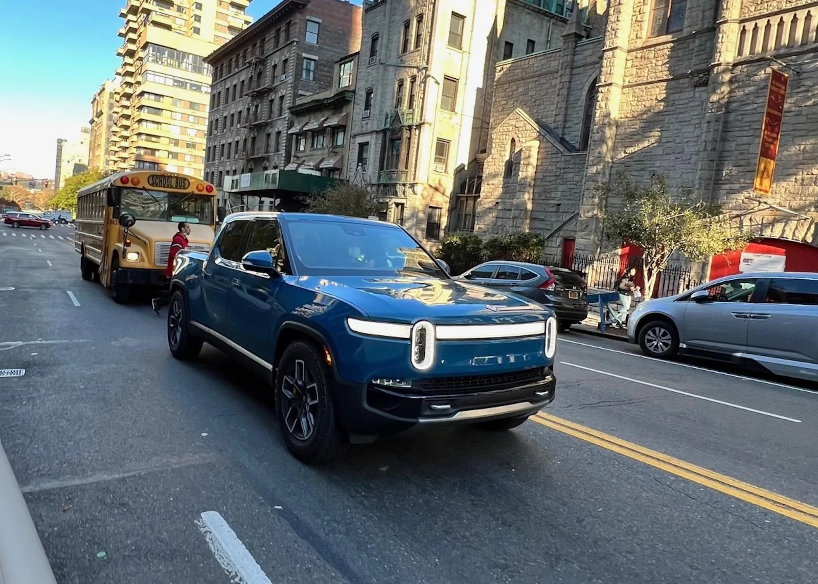 Rivian R1T R1S RIVIAN BLUE Rivian Photos IMG_0605