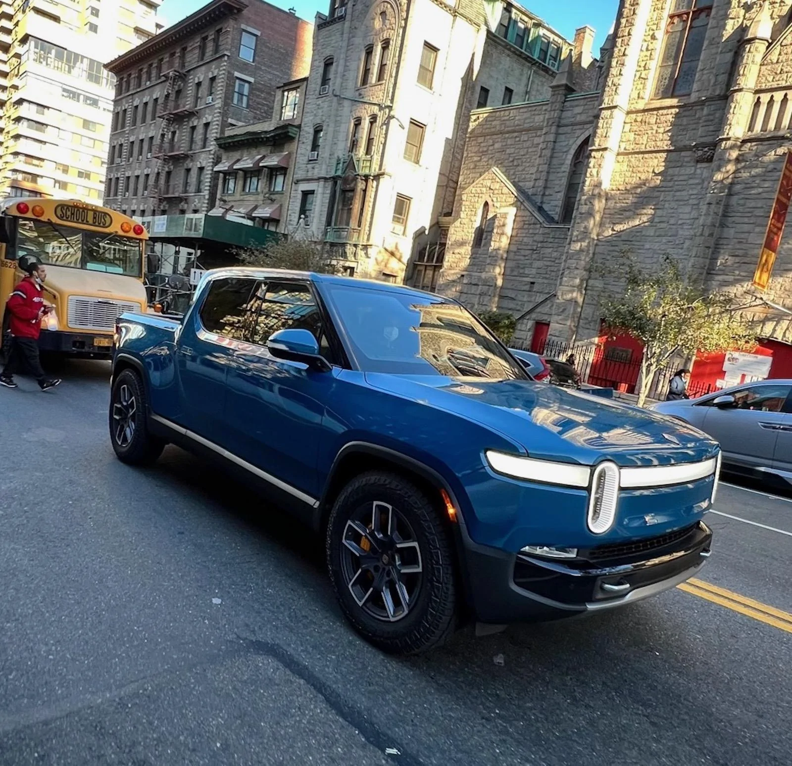 Rivian R1T R1S RIVIAN BLUE Rivian Photos IMG_0604