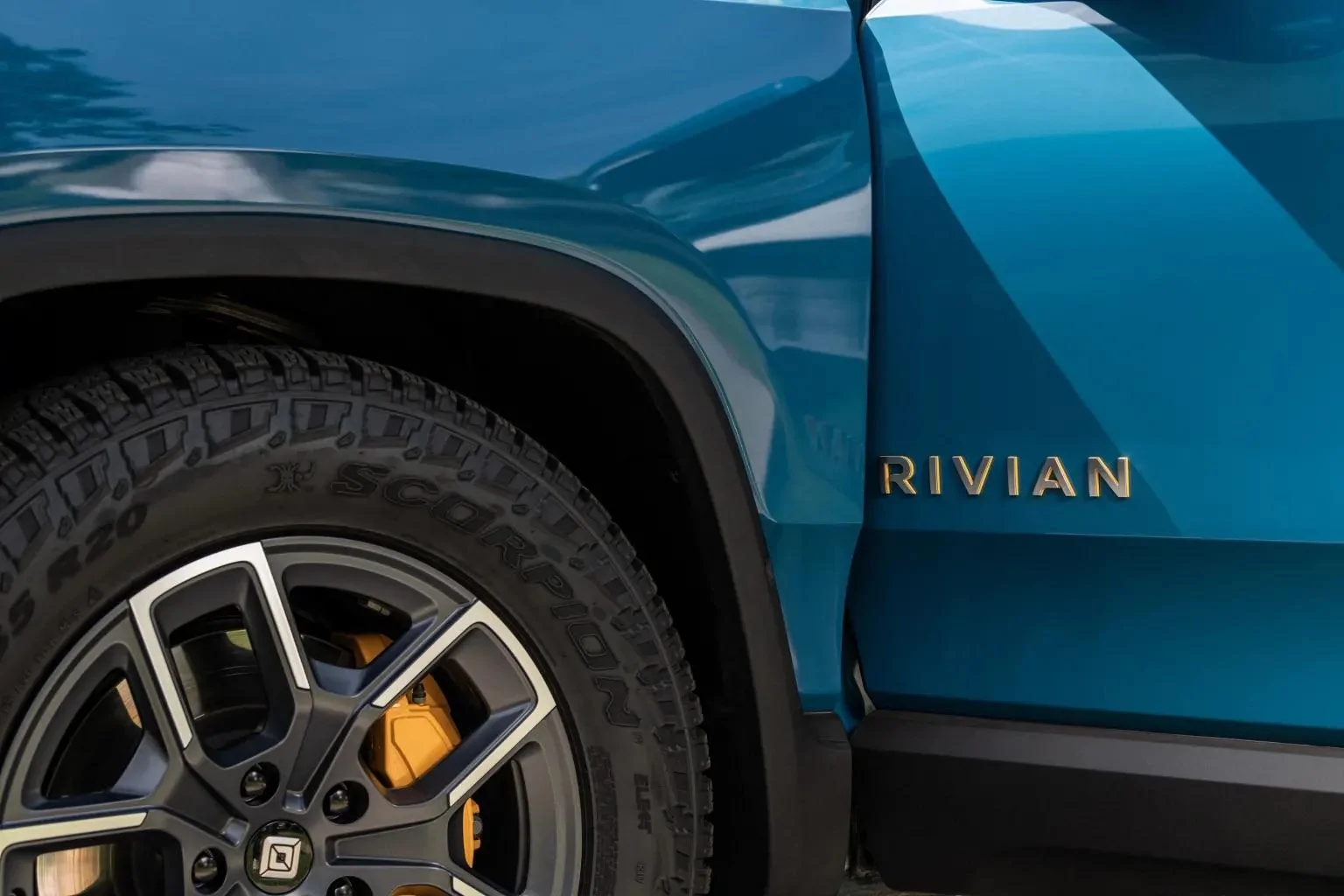 Rivian R1T R1S RIVIAN BLUE Rivian Photos BlueR1S-7