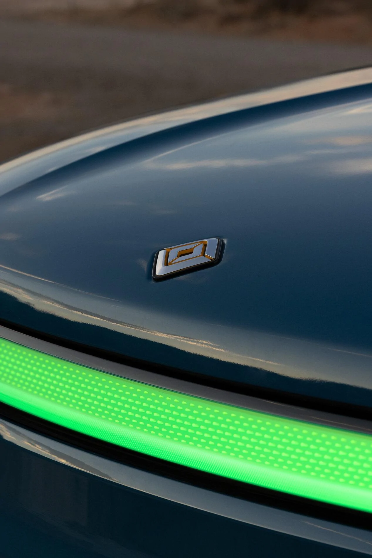Rivian R1T R1S New Rivian.com Website Launched + Gear Shop! 2022-Rivian-R1S-05