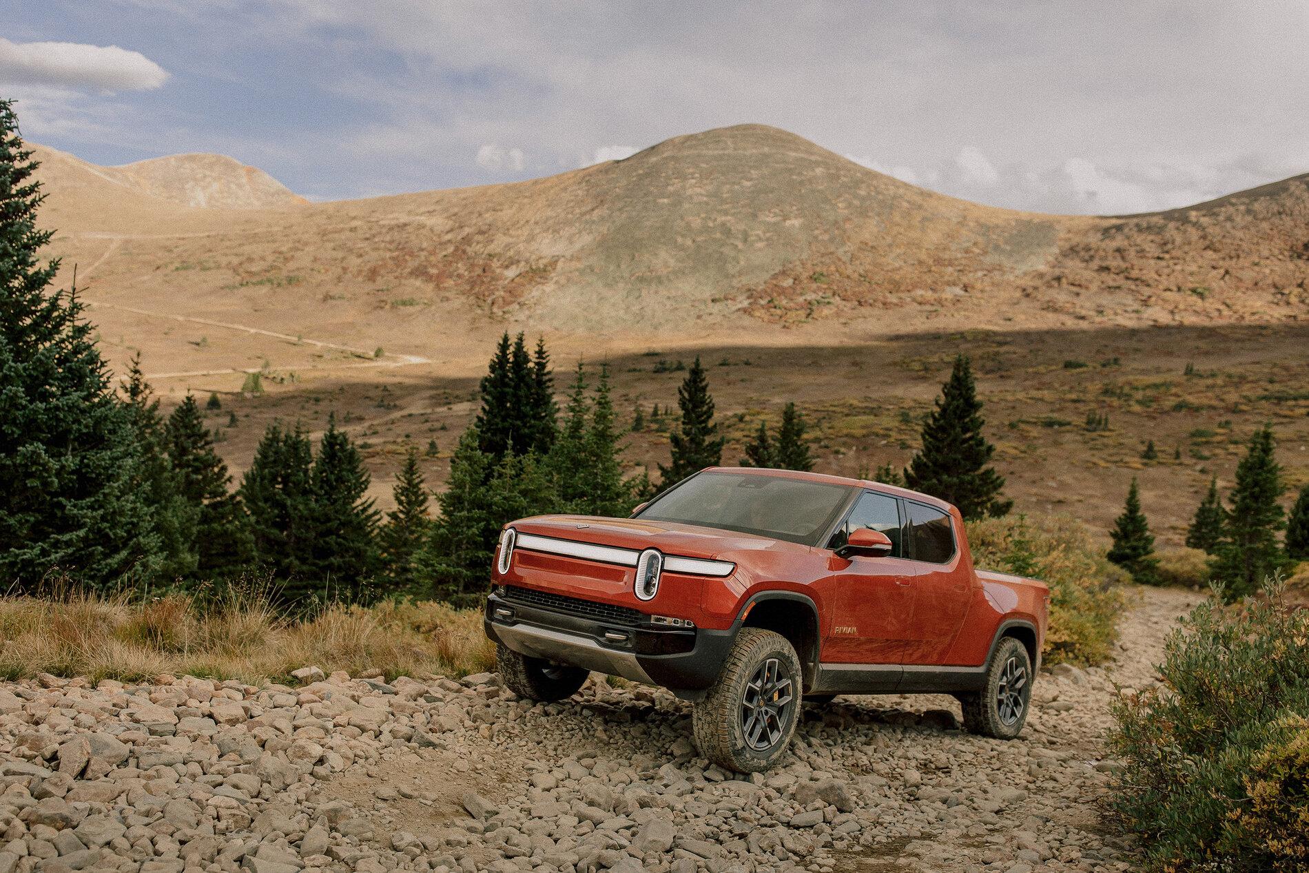 Rivian R1T R1S New Rivian.com Website Launched + Gear Shop! 2022-Rivian-R1T-14