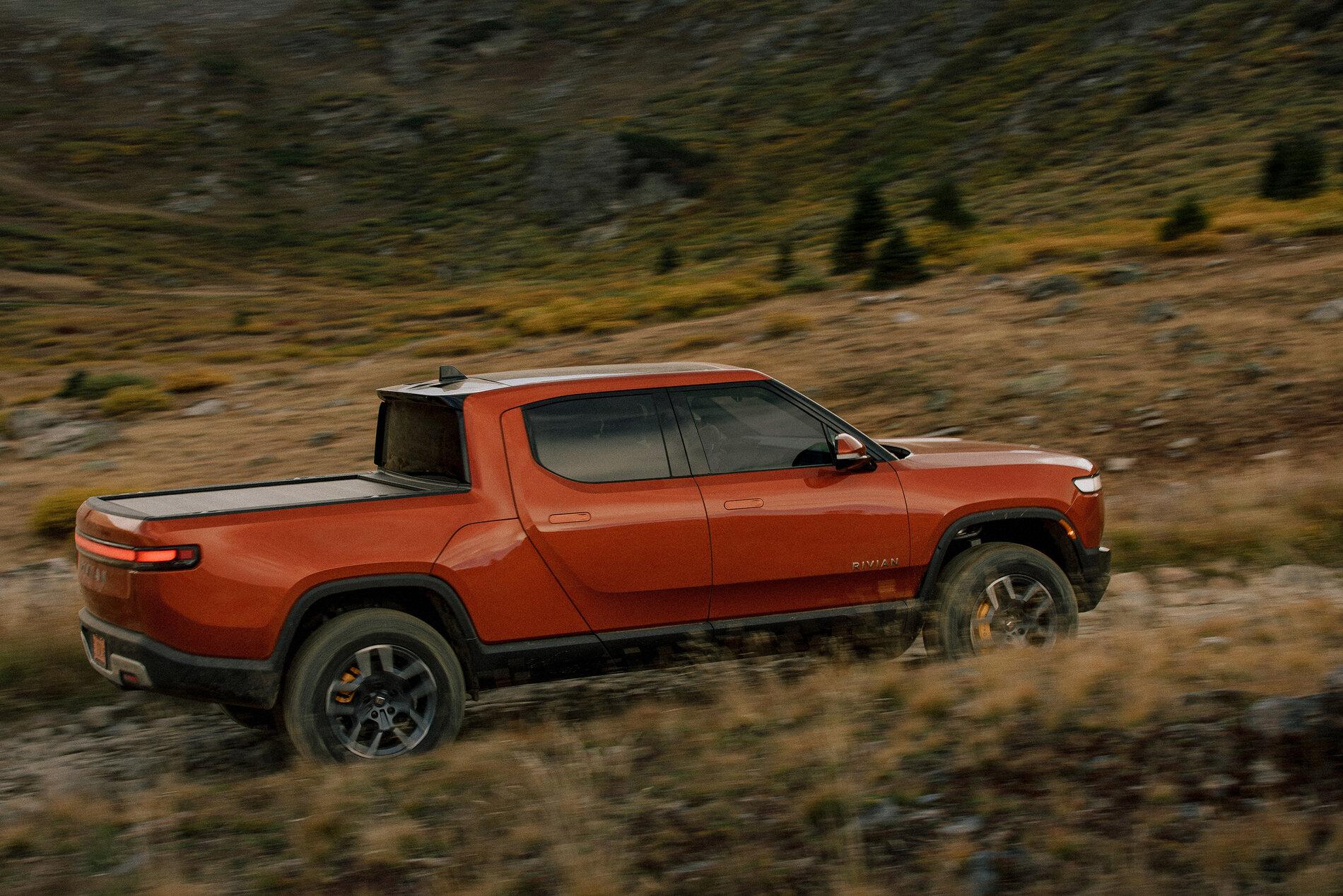 Rivian R1T R1S New Rivian.com Website Launched + Gear Shop! 2022-Rivian-R1T-17