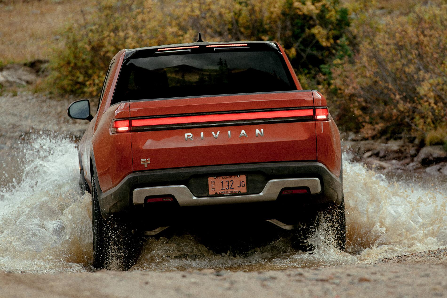 Rivian R1T R1S New Rivian.com Website Launched + Gear Shop! 2022-Rivian-R1T-18