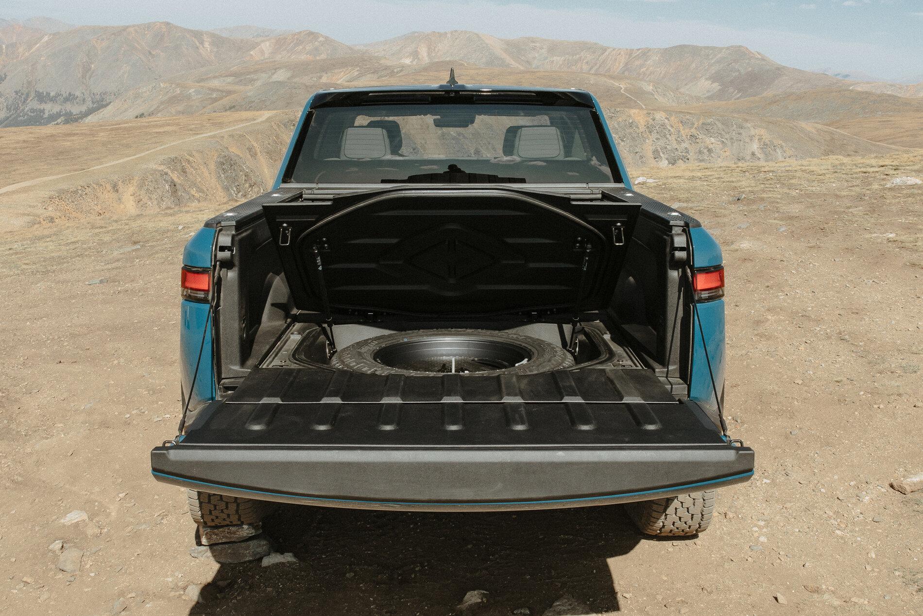 Rivian R1T R1S New Rivian.com Website Launched + Gear Shop! 2022-Rivian-R1T-20