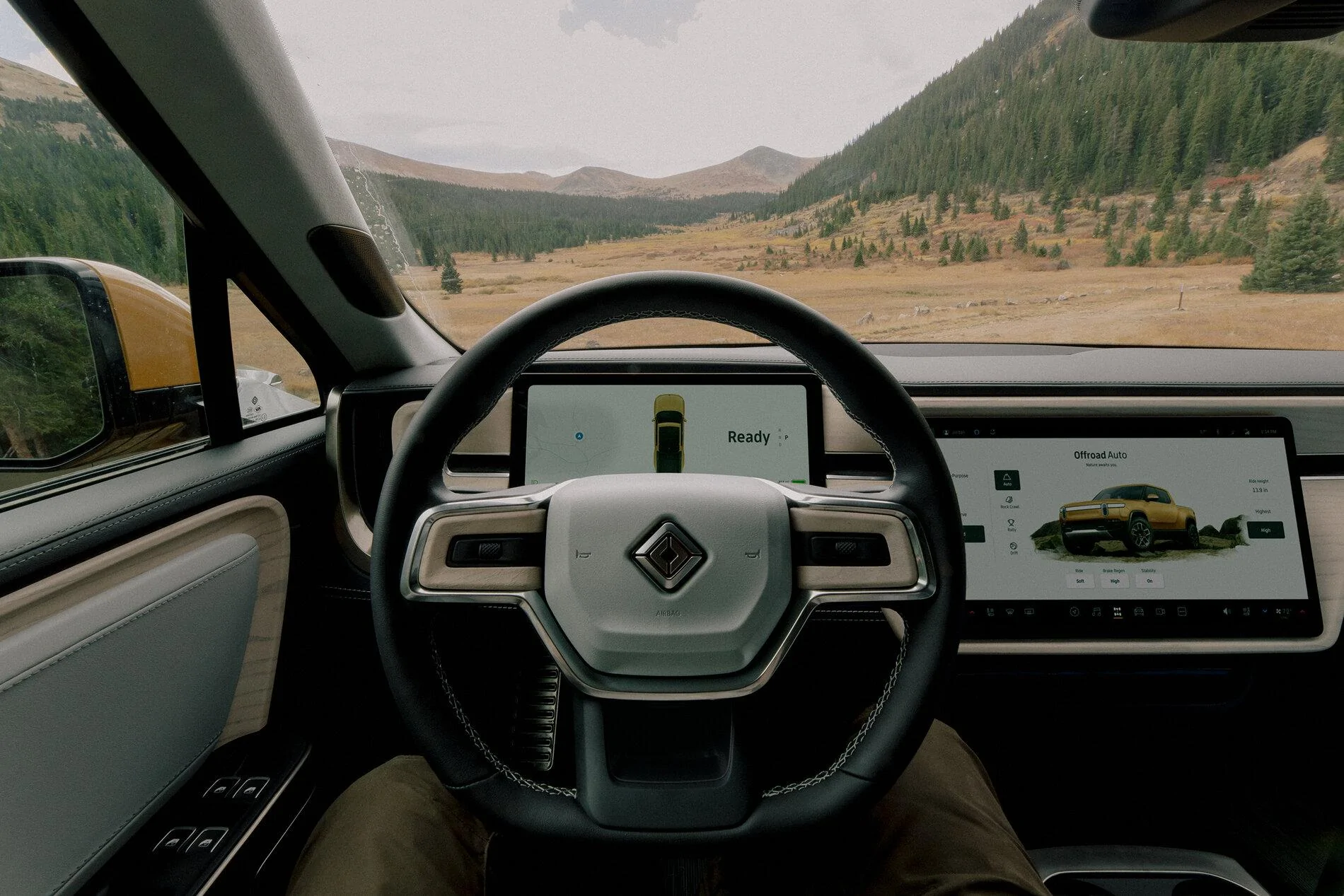 Rivian R1T R1S New Rivian.com Website Launched + Gear Shop! 2022-Rivian-R1T-LE-03