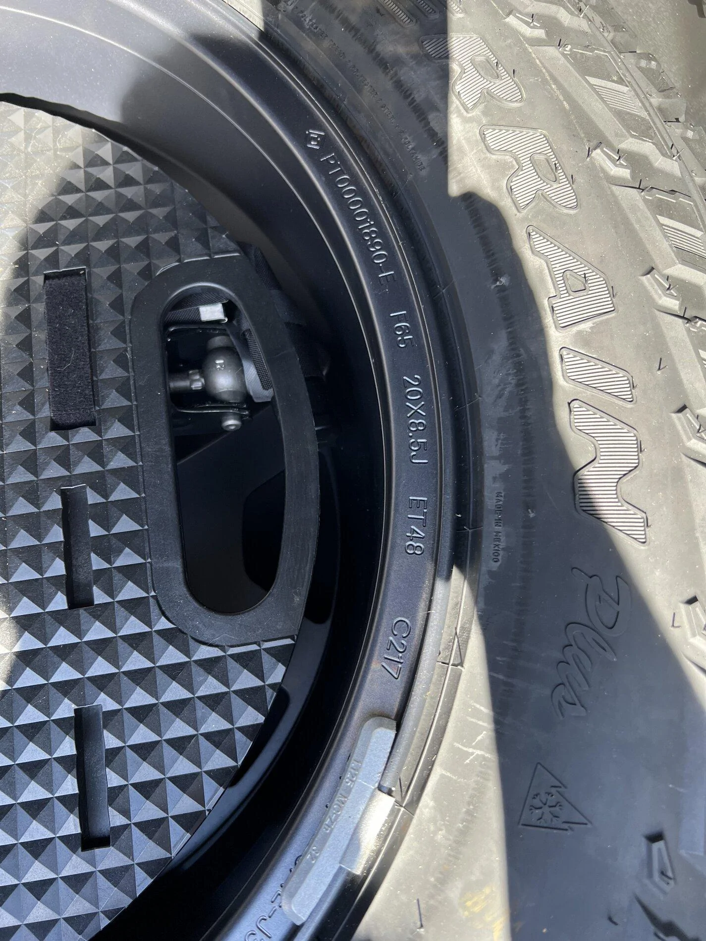 Rivian R1T R1S Non-OEM alternative wheels/tire options 0DC32B7A-80BB-4B9A-9496-1990B40A61C5