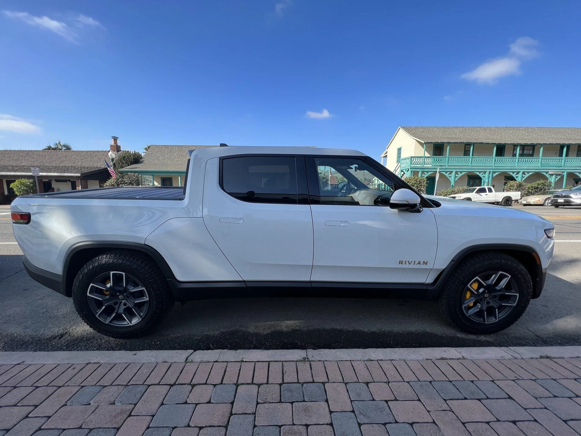 Rivian R1T R1S Real Rivian Photos & Videos 15B781EA-FA29-4A39-9A18-4041EBDCD22F