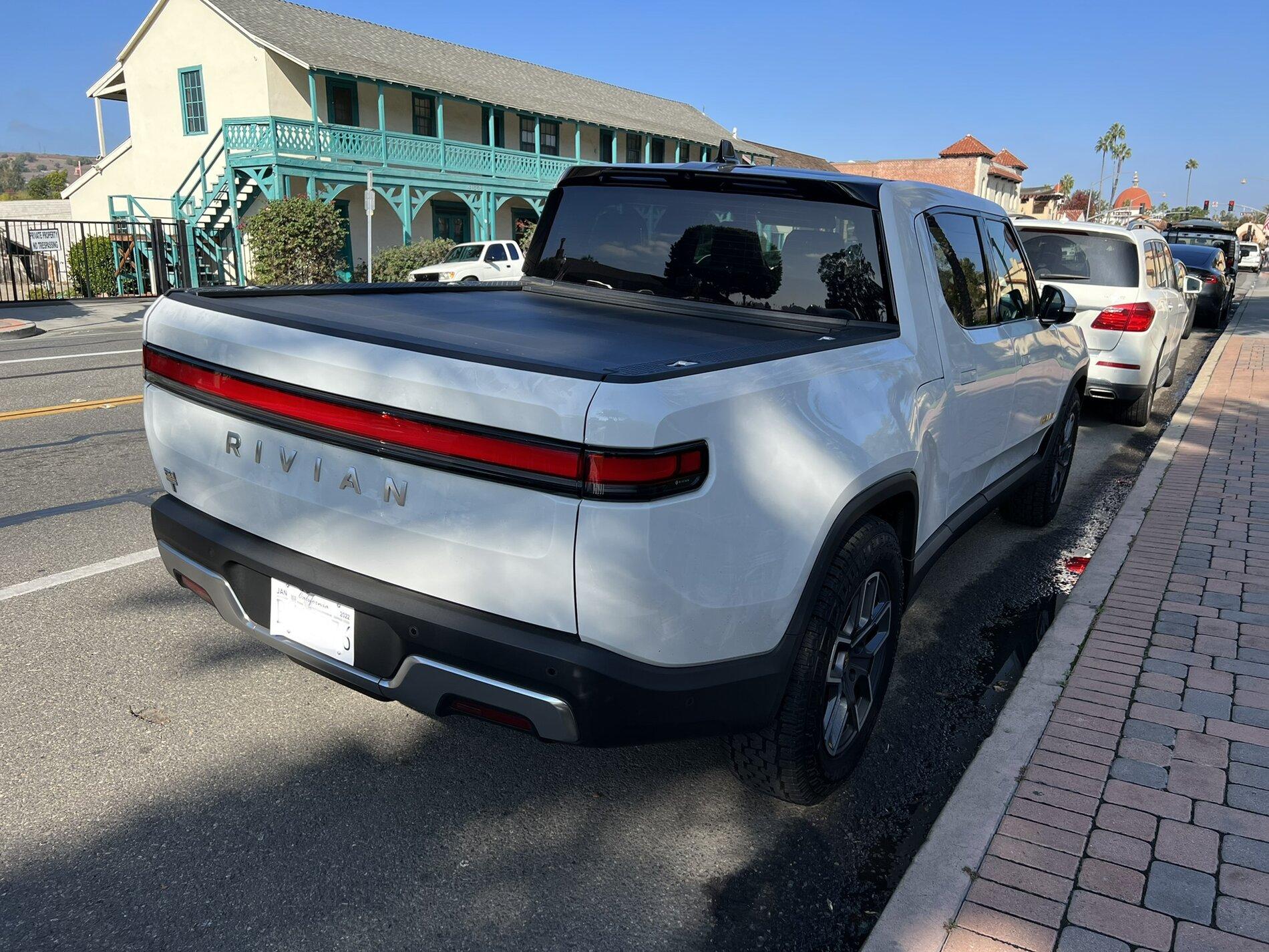 Rivian R1T R1S Real Rivian Photos & Videos FABC829A-2053-444F-B830-F1267F1E3FEC