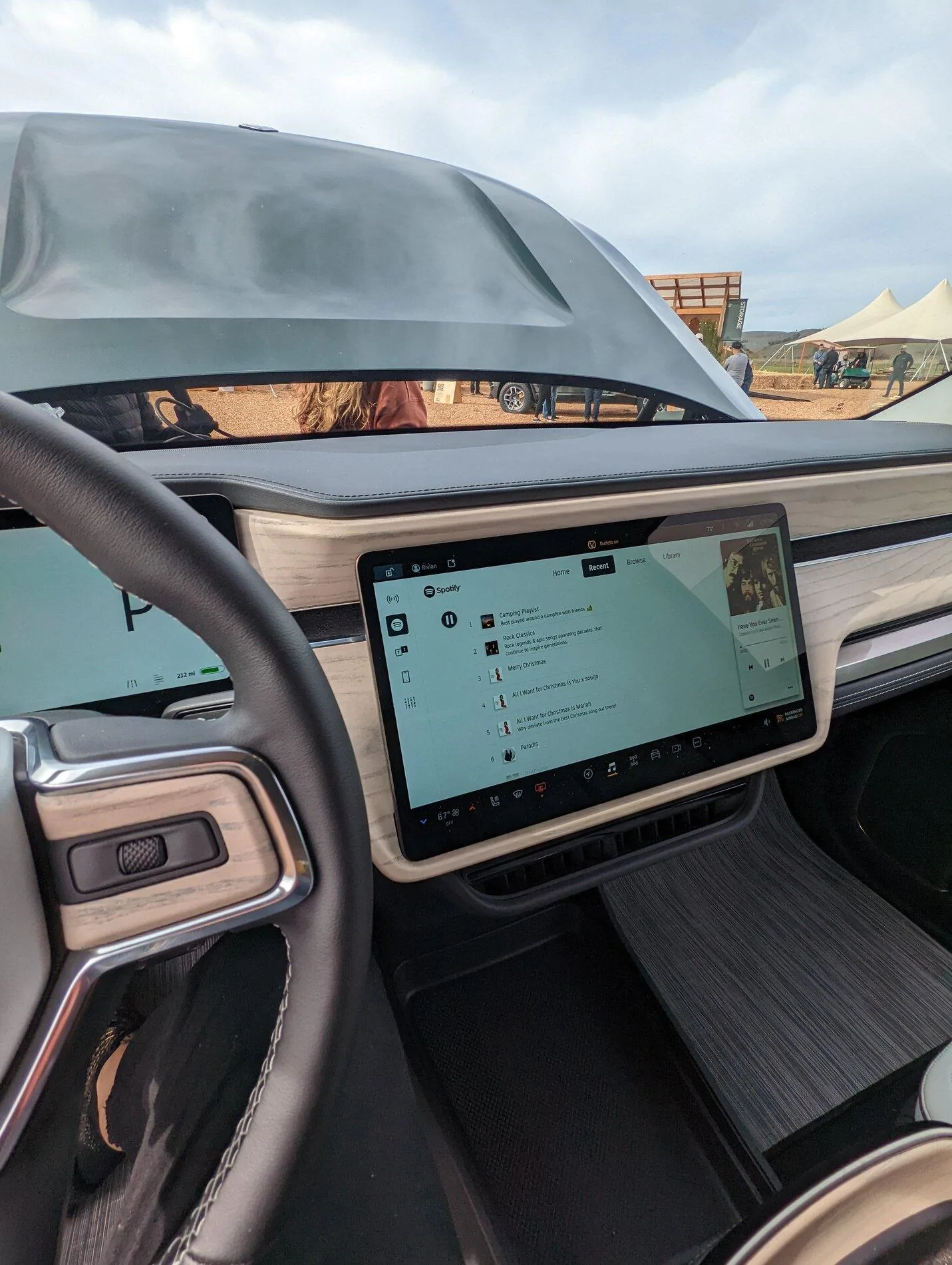 Rivian R1T R1S OCEAN COAST Rivian Interior Photos 0wdst8k7axx71