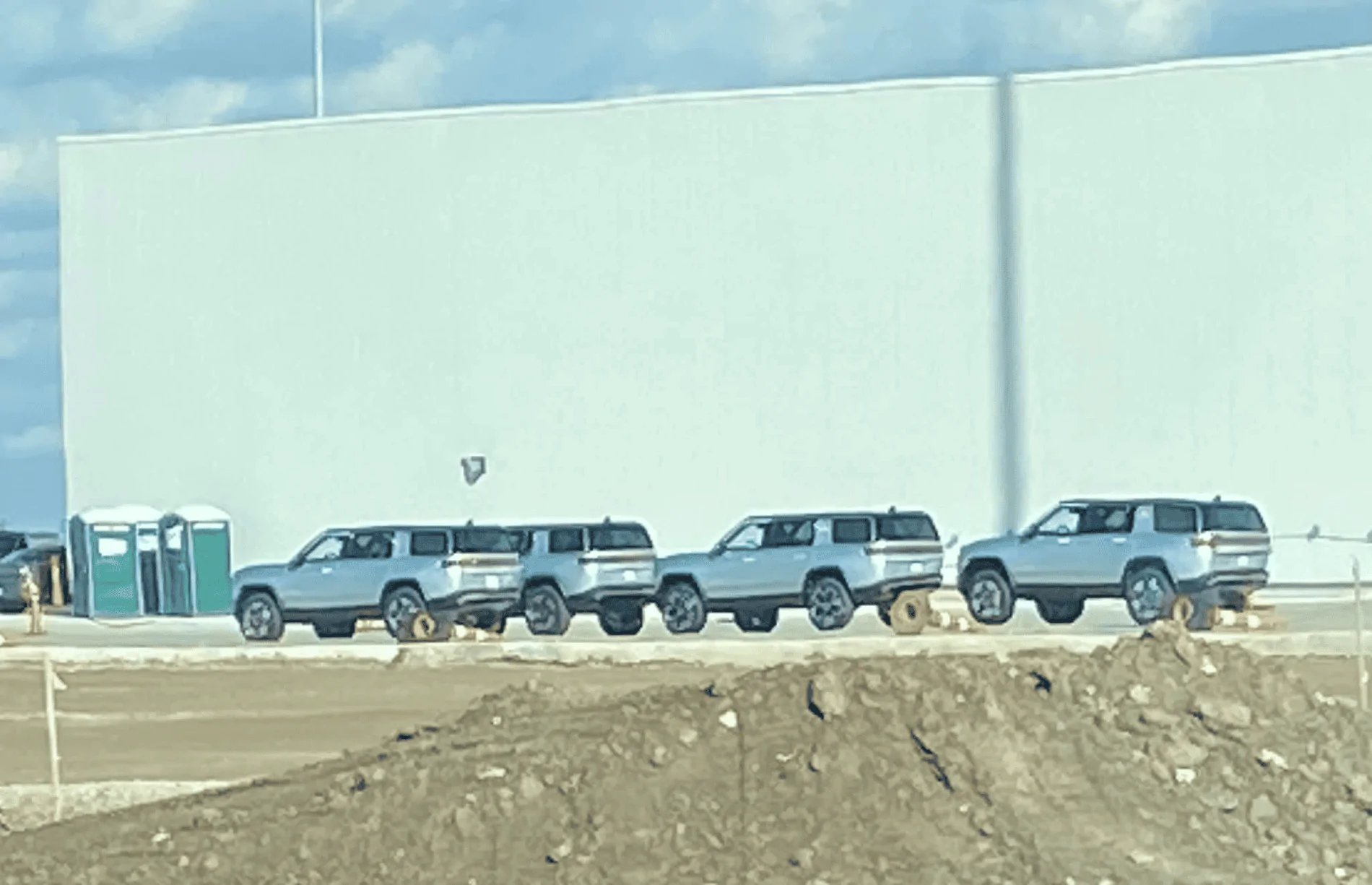 Rivian R1T R1S Real Rivian Photos & Videos 1636681497332