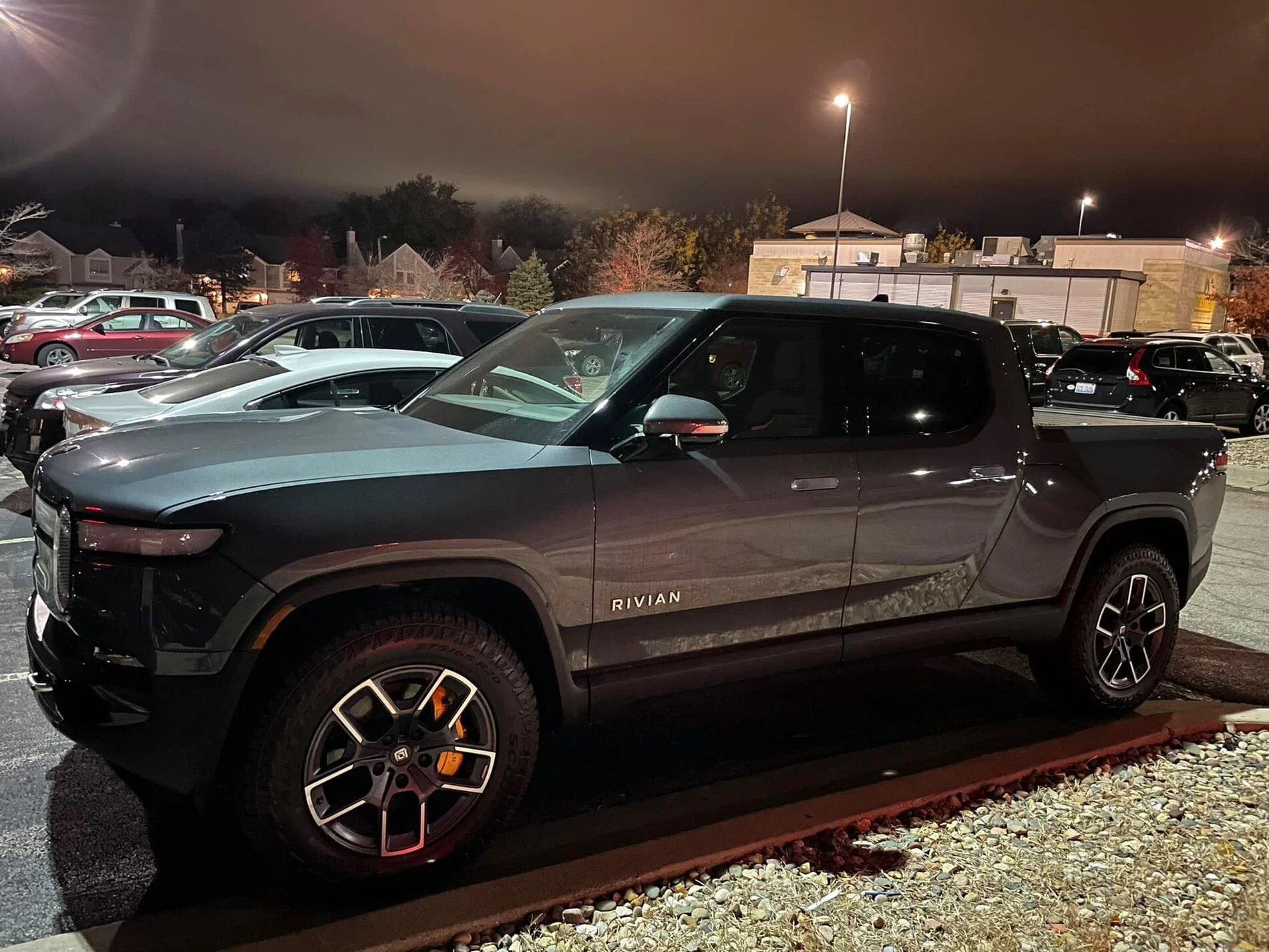 Rivian R1T R1S El CAP GRANITE Rivian Photos El Cap Granite Rivian R1T 3