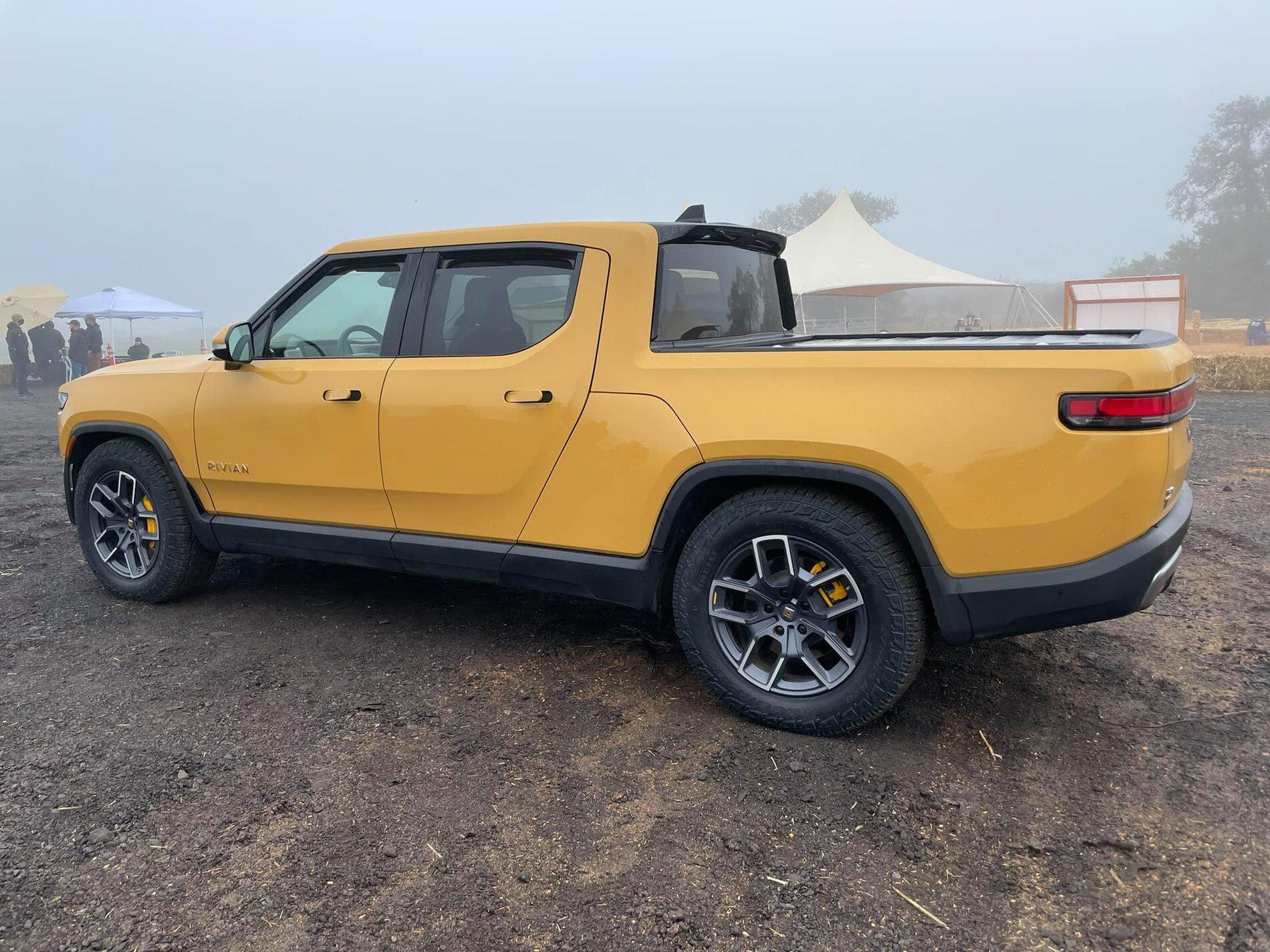 Rivian R1T R1S COMPASS YELLOW R1T Photos 254636507_10220322448999741_4143499322782330838_n