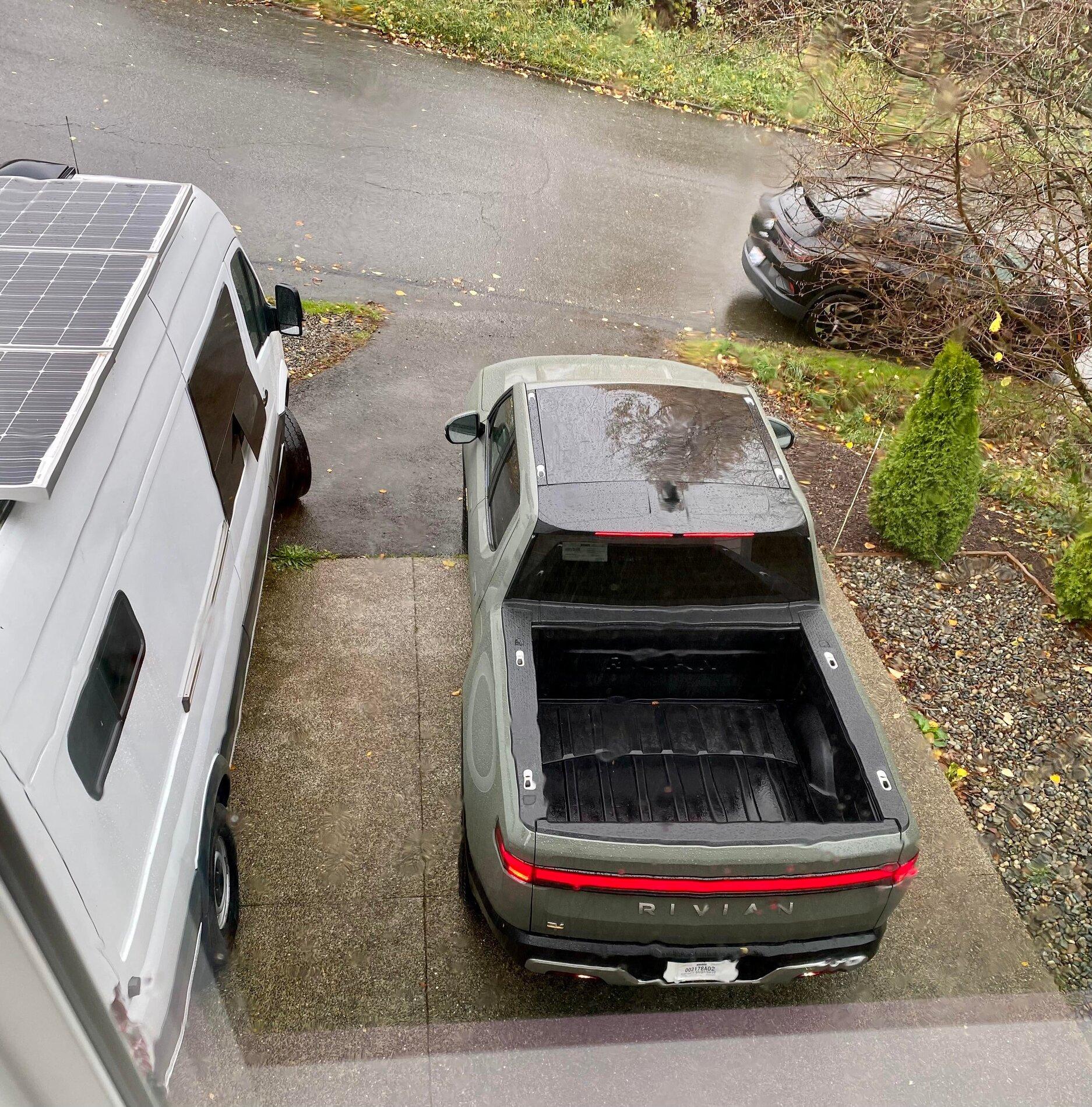 Rivian R1T R1S LAUNCH GREEN R1T Photos qx76dzjiemz71