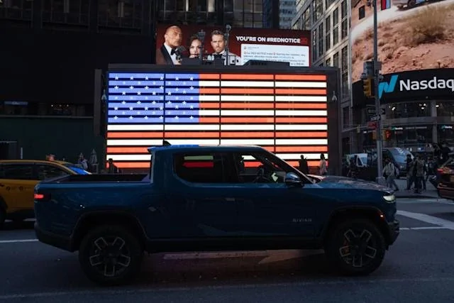 Rivian R1T R1S LAUNCH GREEN R1T Photos 0d3f2d69cc7c65607e87f78e9827987c